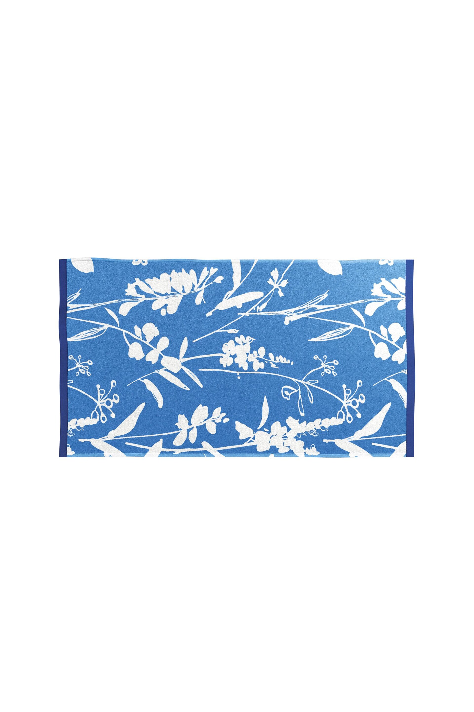 Helena Springfield Set of 2 Blue Willow Hand Towels - Image 3 of 3