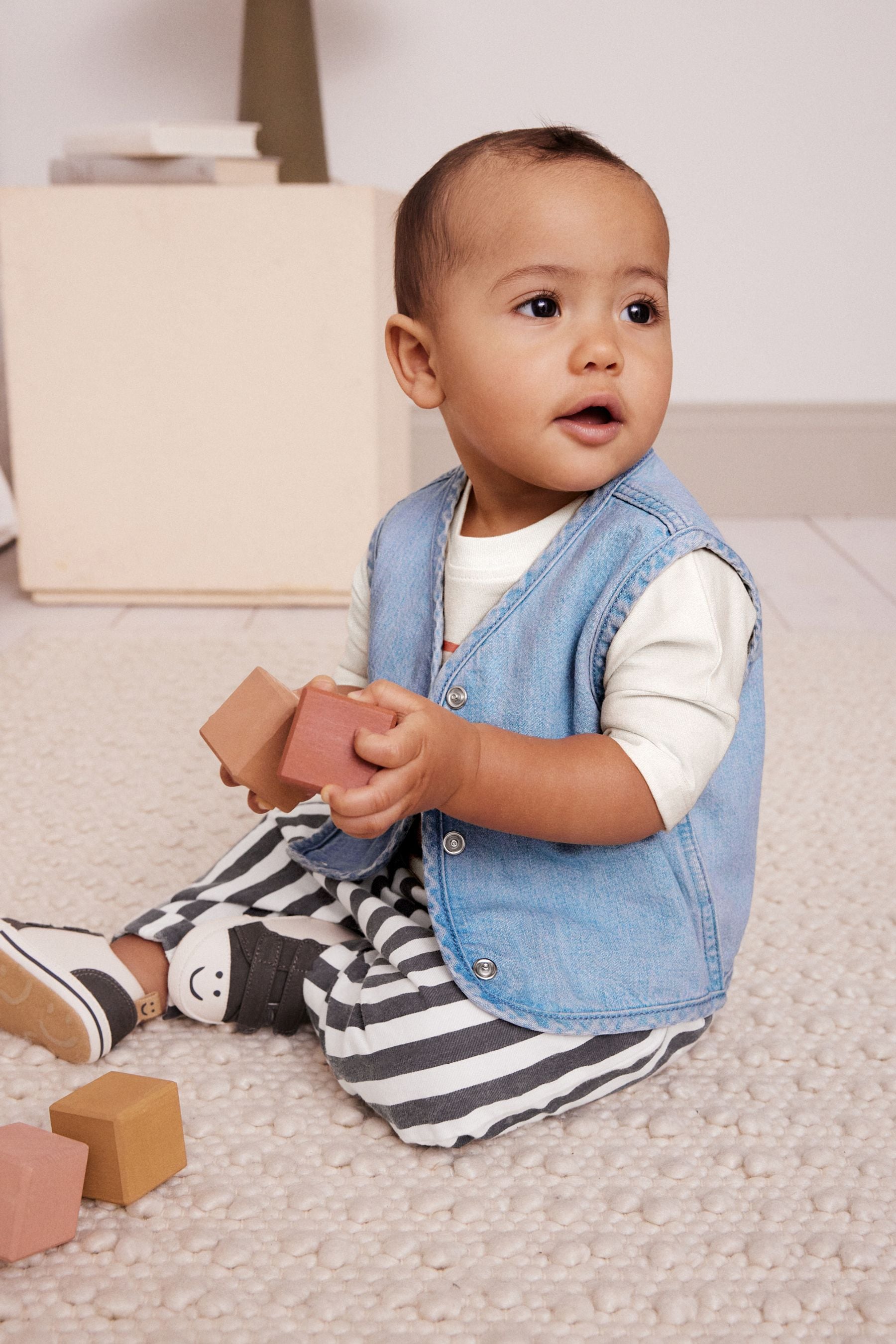 Next baby gilet top