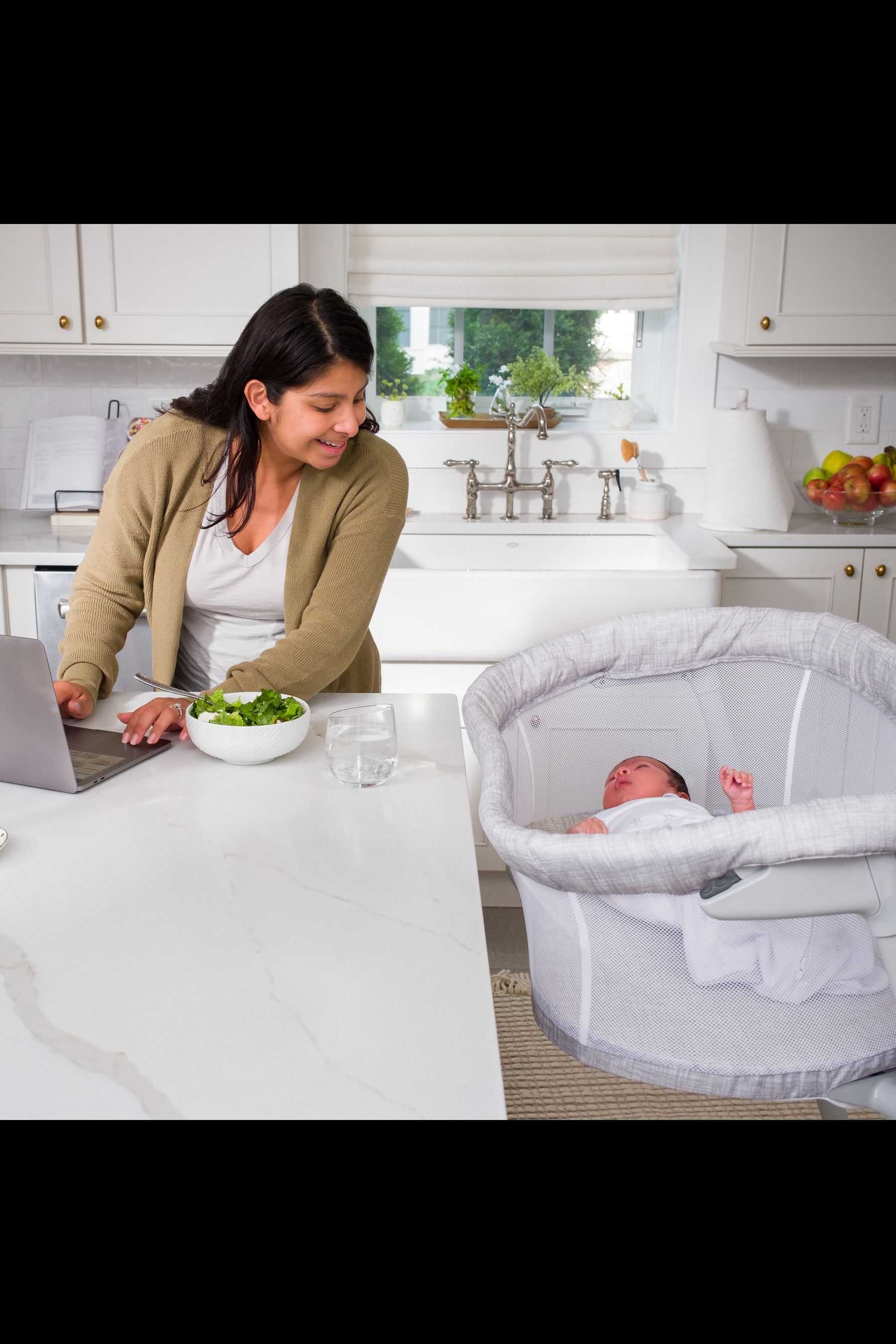 Halo hot sale baby crib