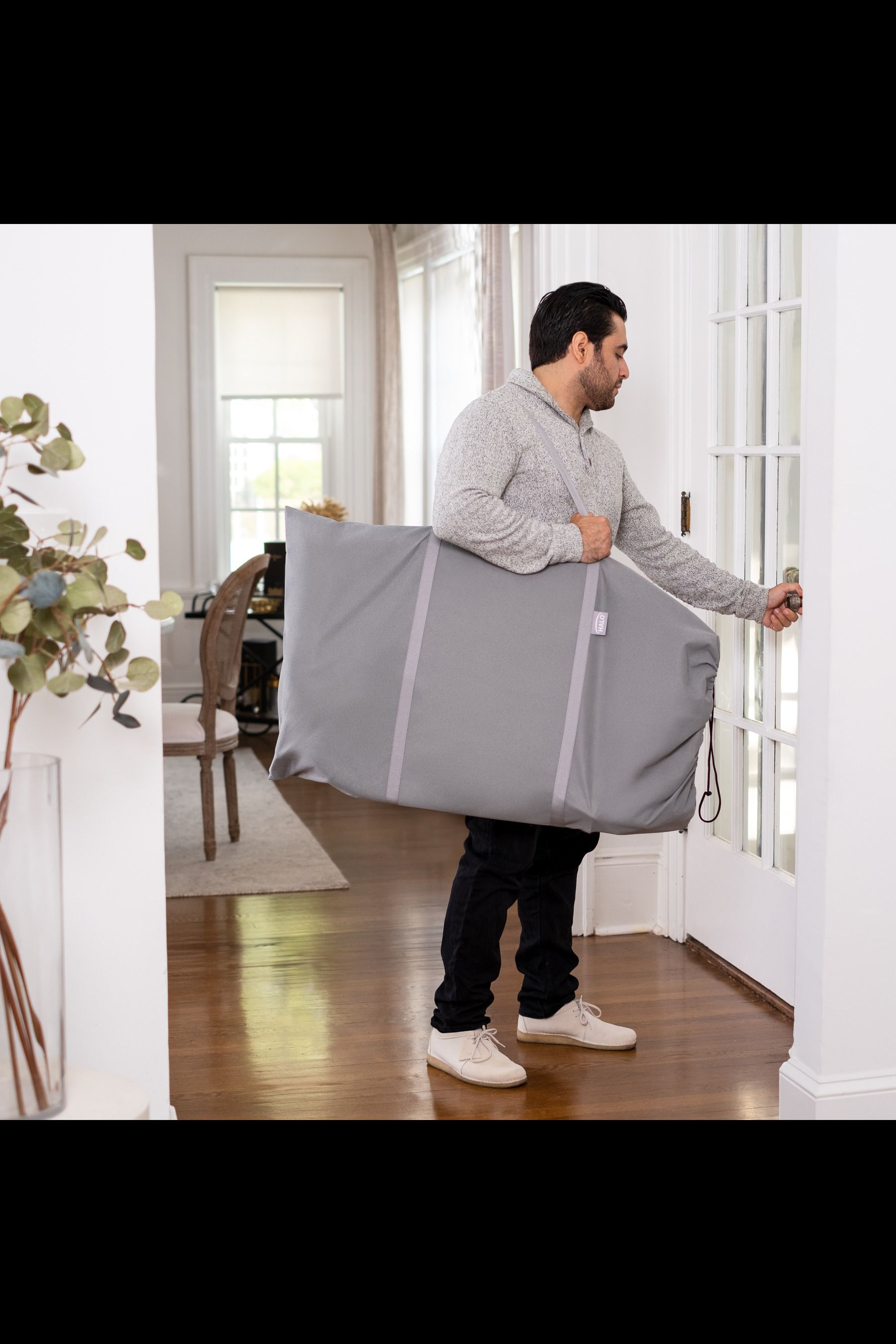 Halo bassinest storage bag top