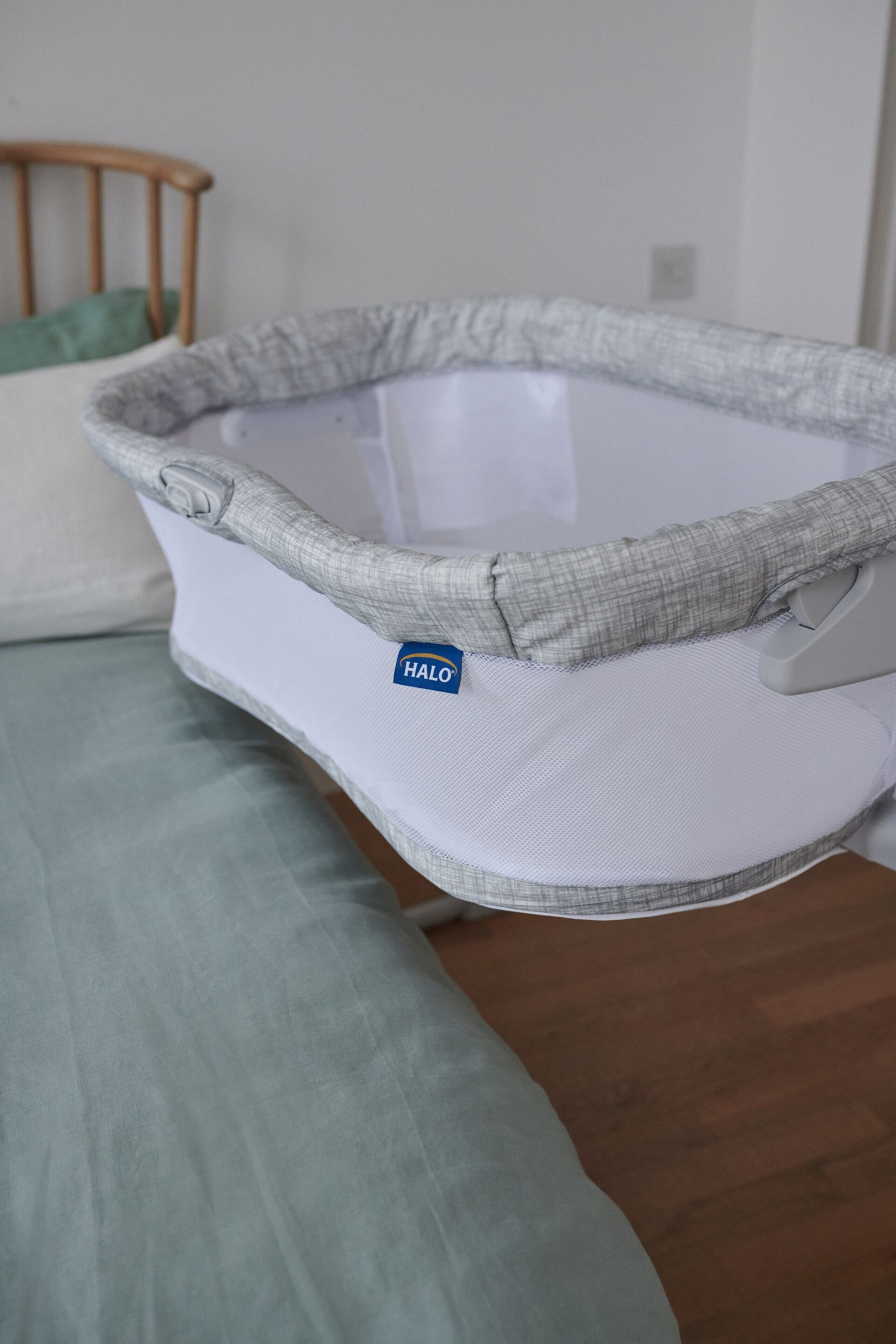 Halo Heather Weave BassiNest Flex Sleeper Crib - Image 6 of 14