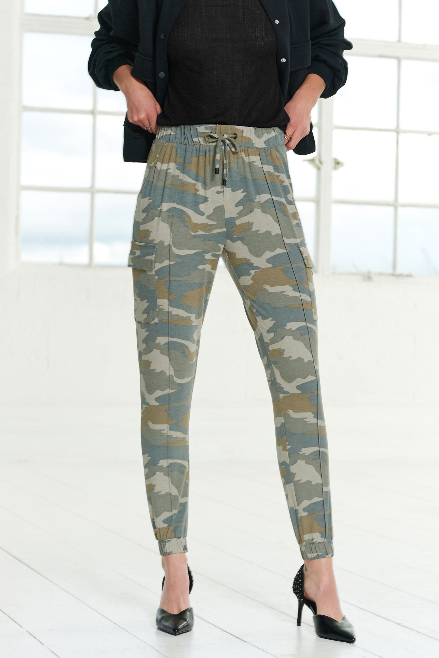 Camouflage joggers womens uk hot sale