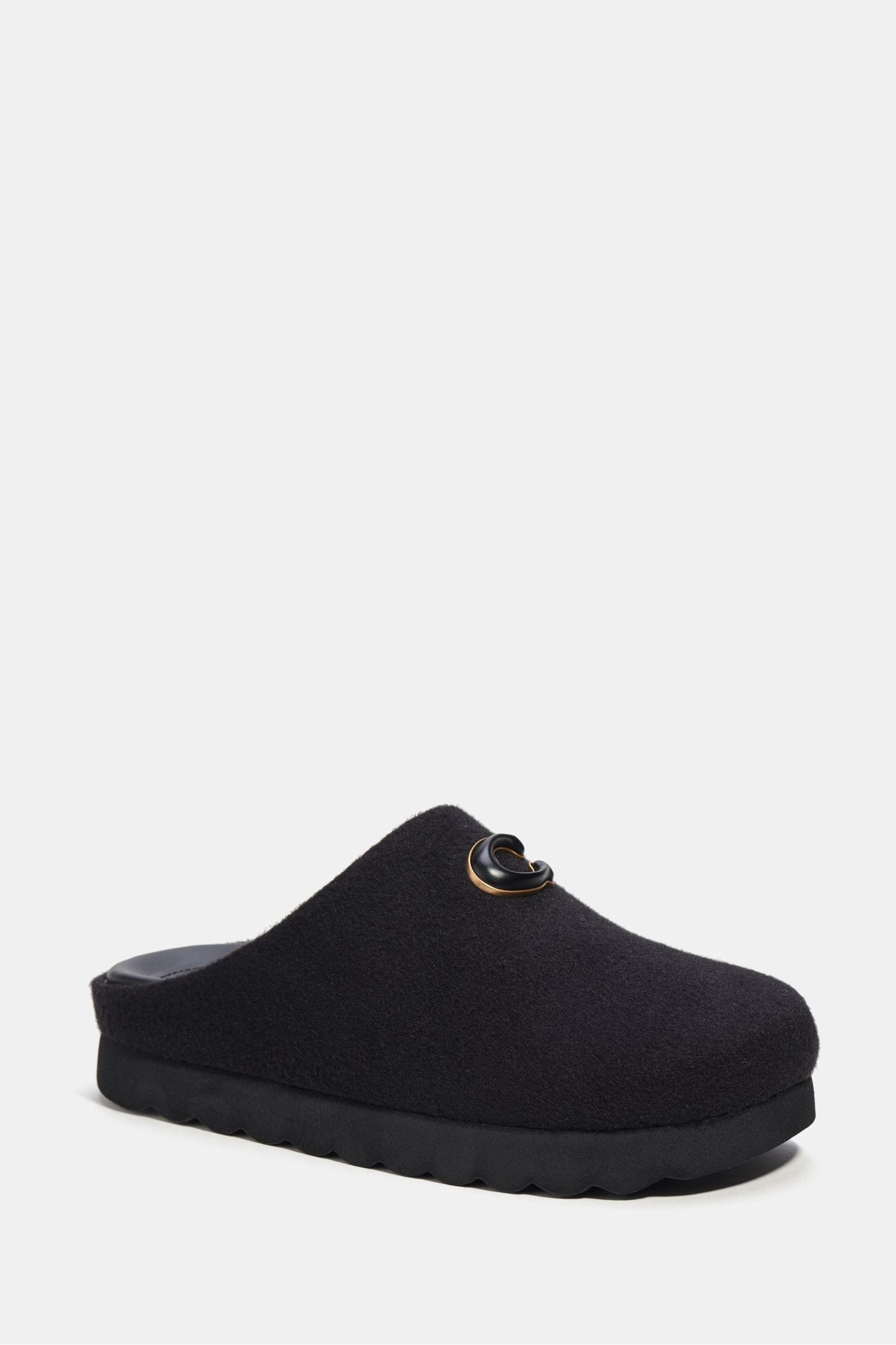 Slippers coach 2025
