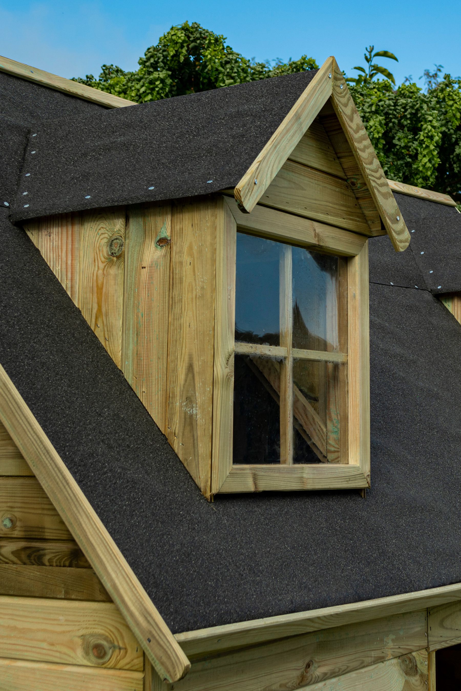 Rowlinson Honey Brown Little Lodge Playhouse