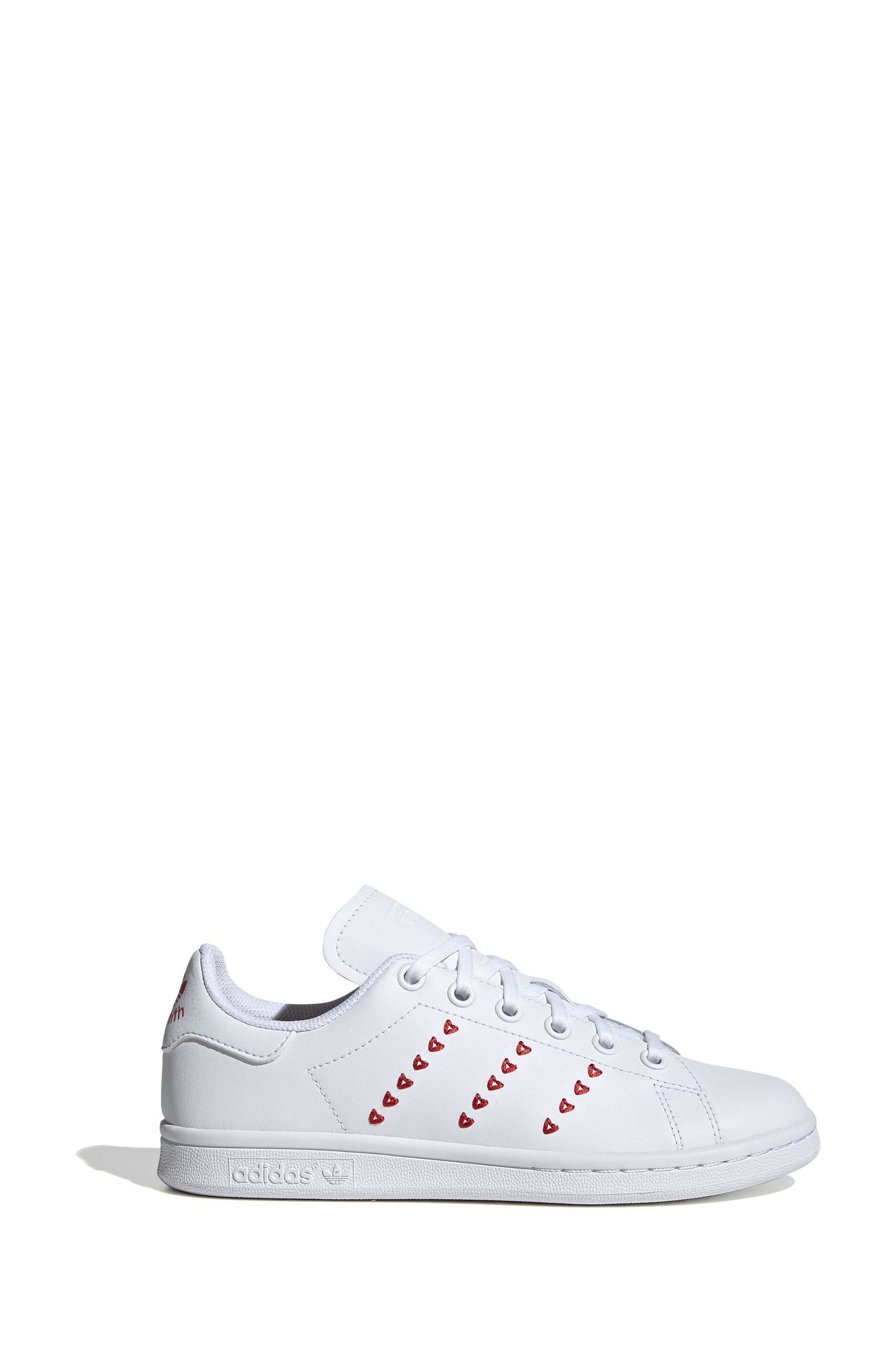 Buy adidas Originals White Heart Stan Smith Youth Trainers from the Next UK online shop