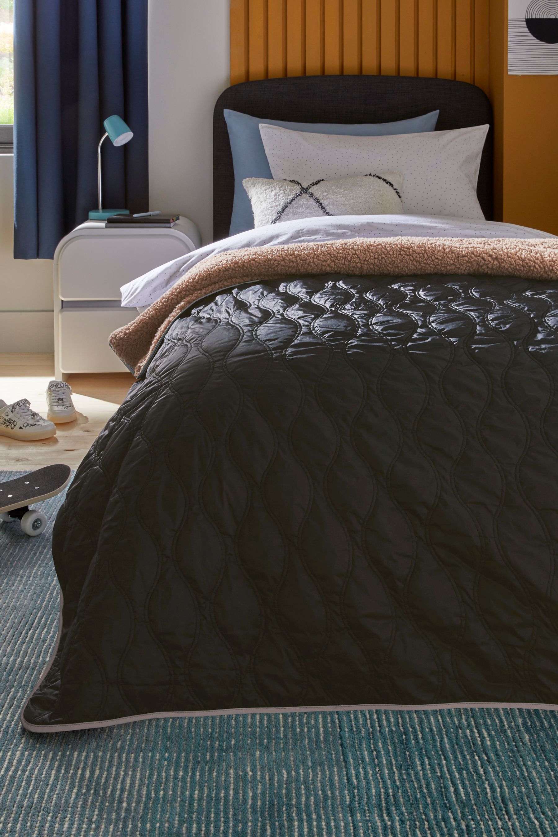 Where to buy a throw blanket 2025
