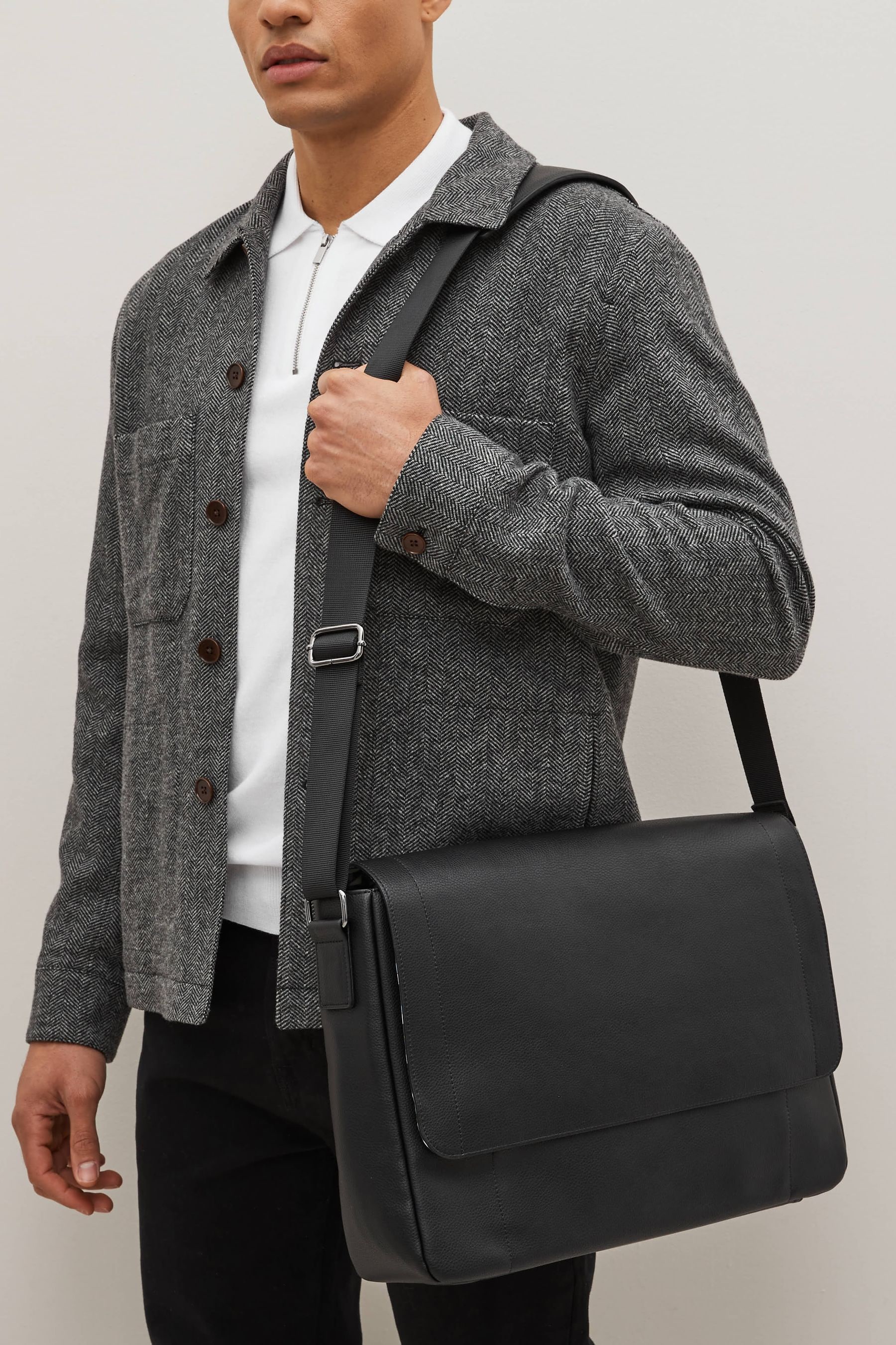 Mens black on sale messenger bag leather