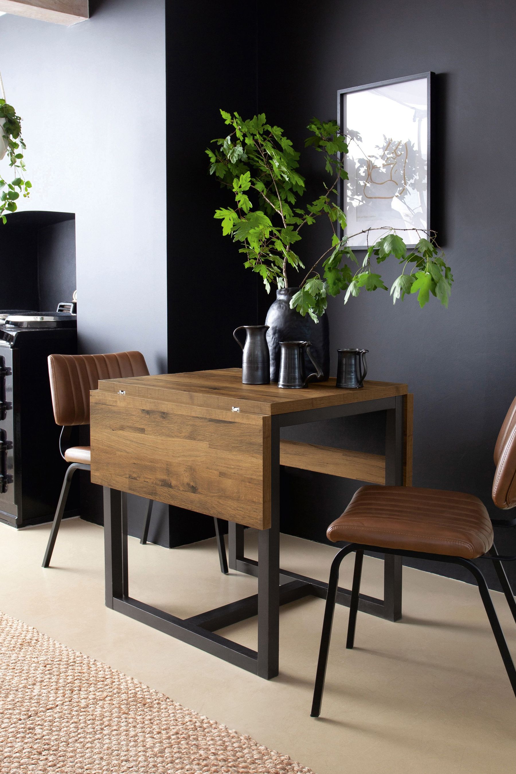 Next extendable outlet table