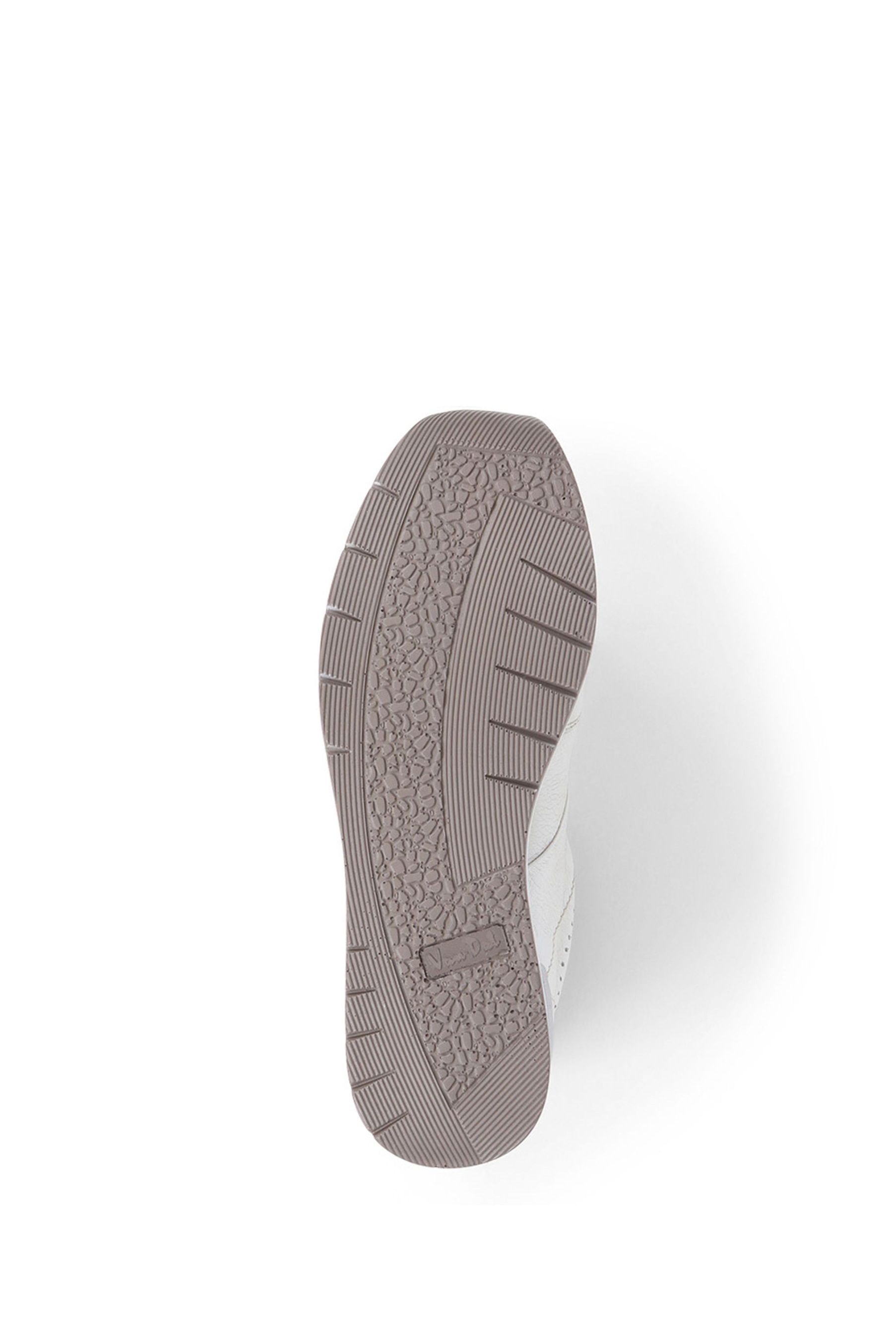 Van dal trainers new arrivals