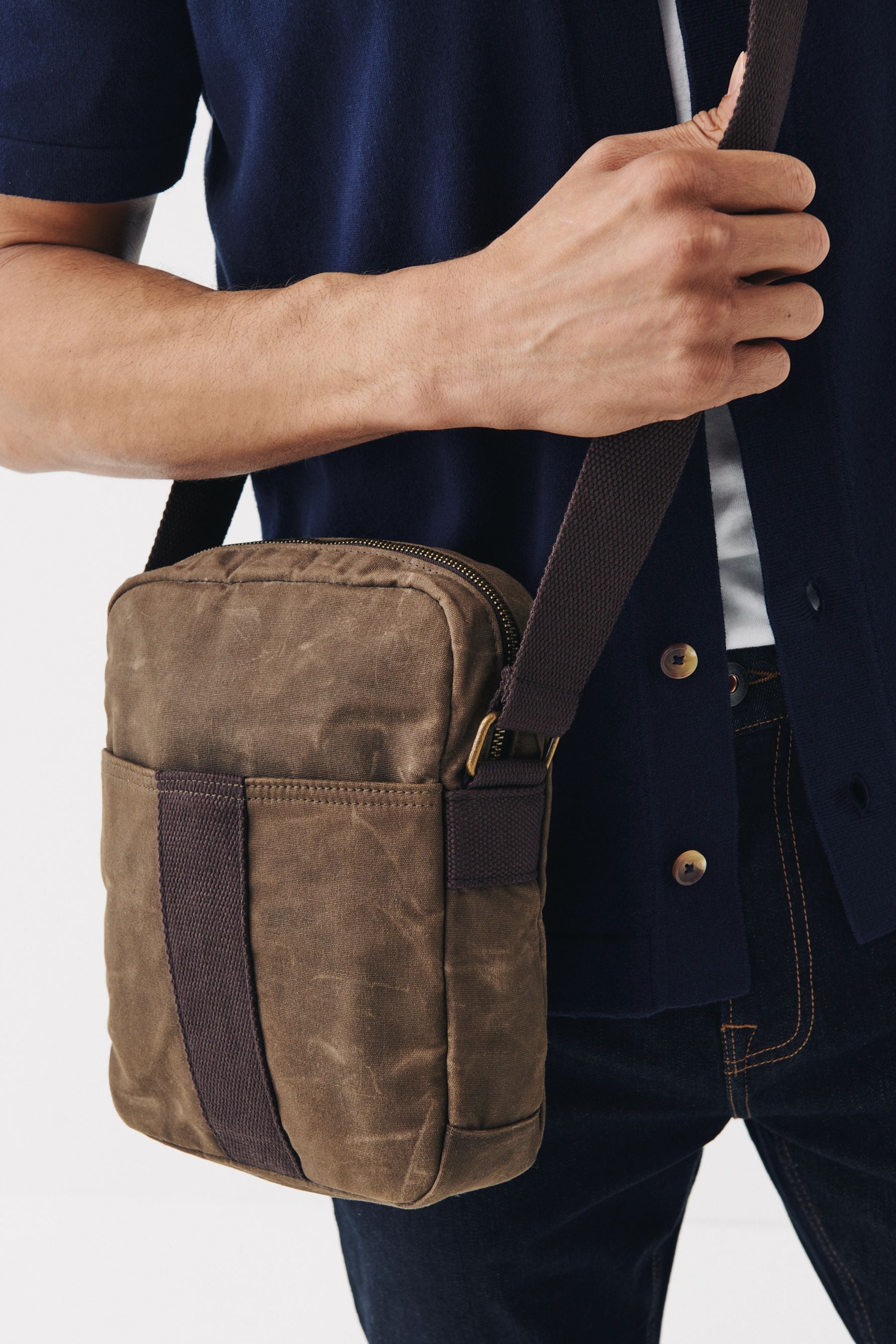 Khaki store man bag