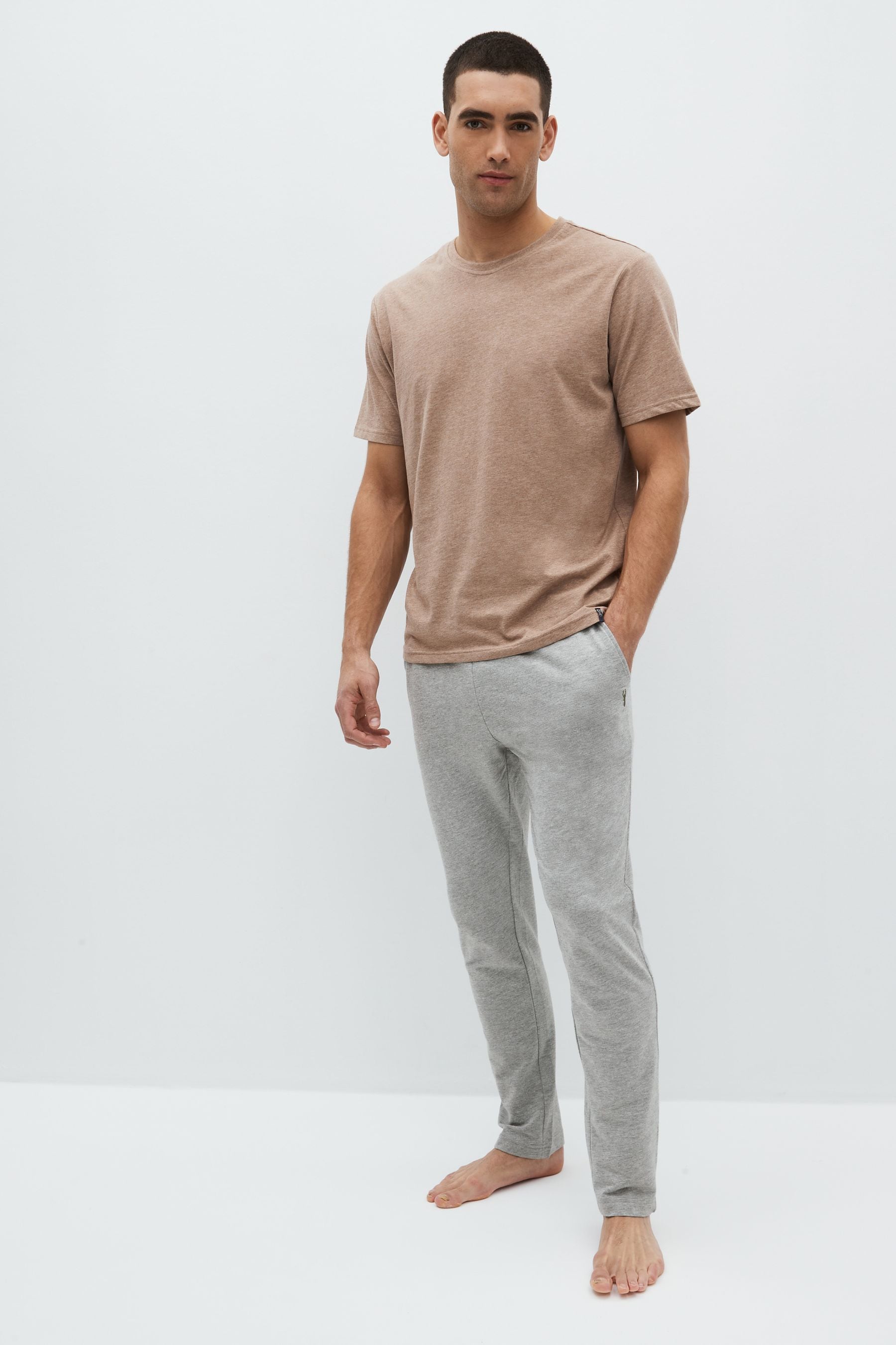 Lightweight joggers cheap