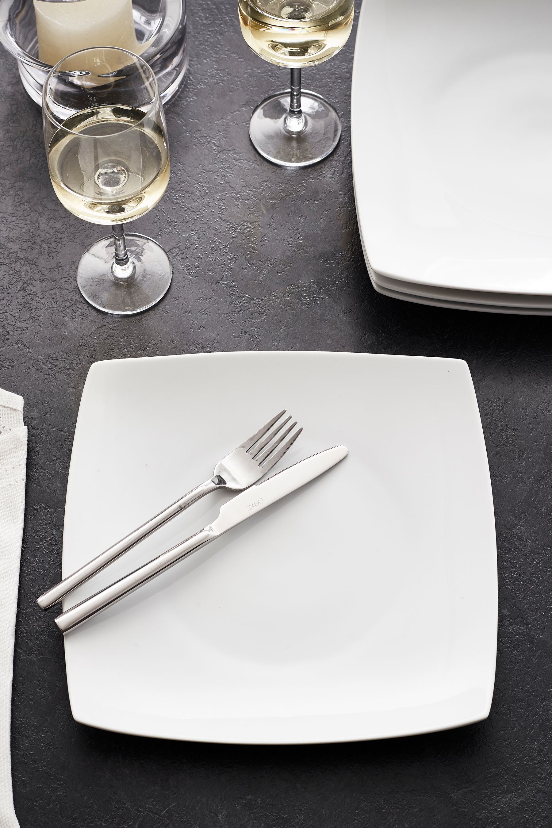 Set of 4 White Square Nova Set of 4 Dinner Plates