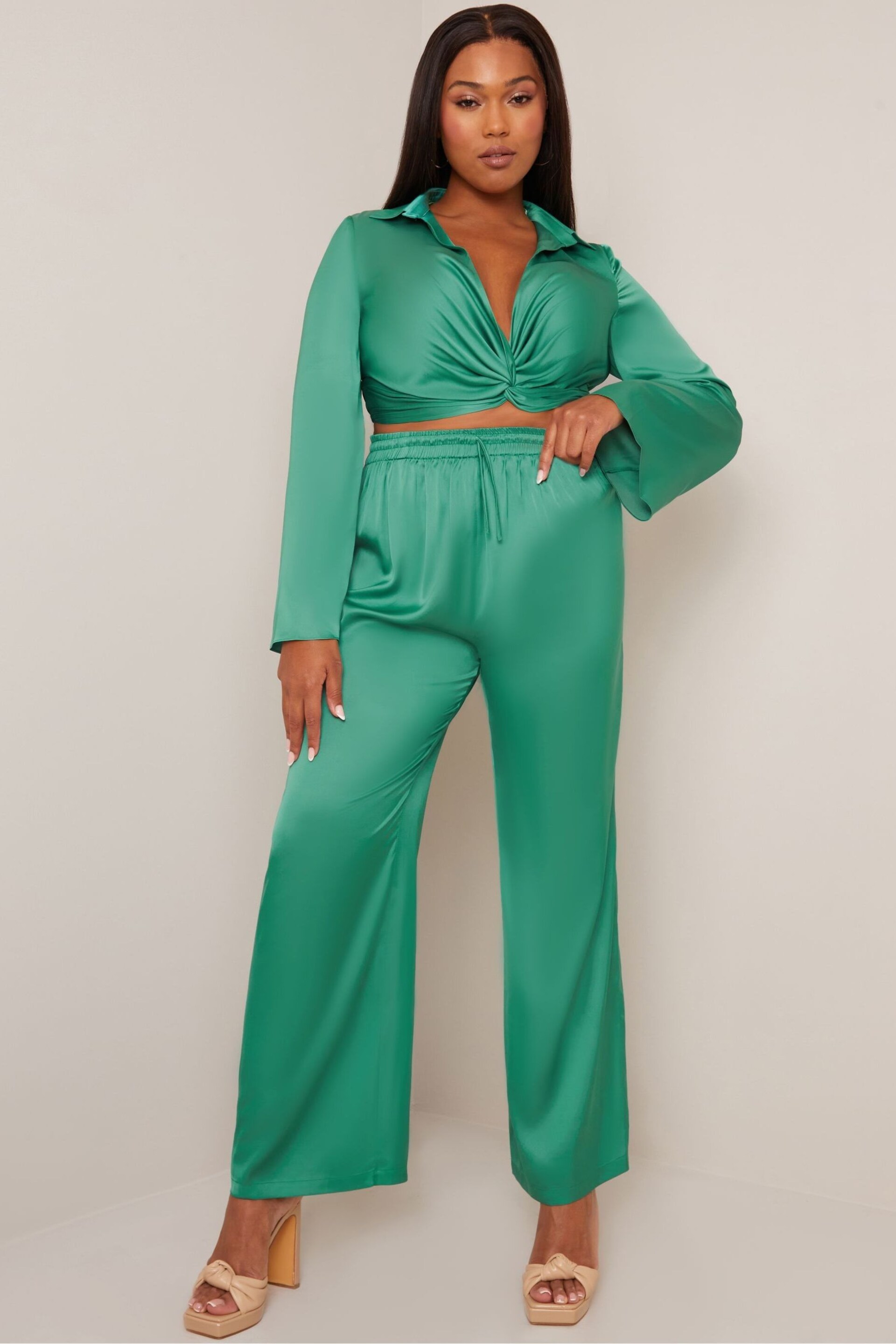 Chi Chi London Green Satin Wide Leg Elasticated Waist Trousers - Image 7 of 10
