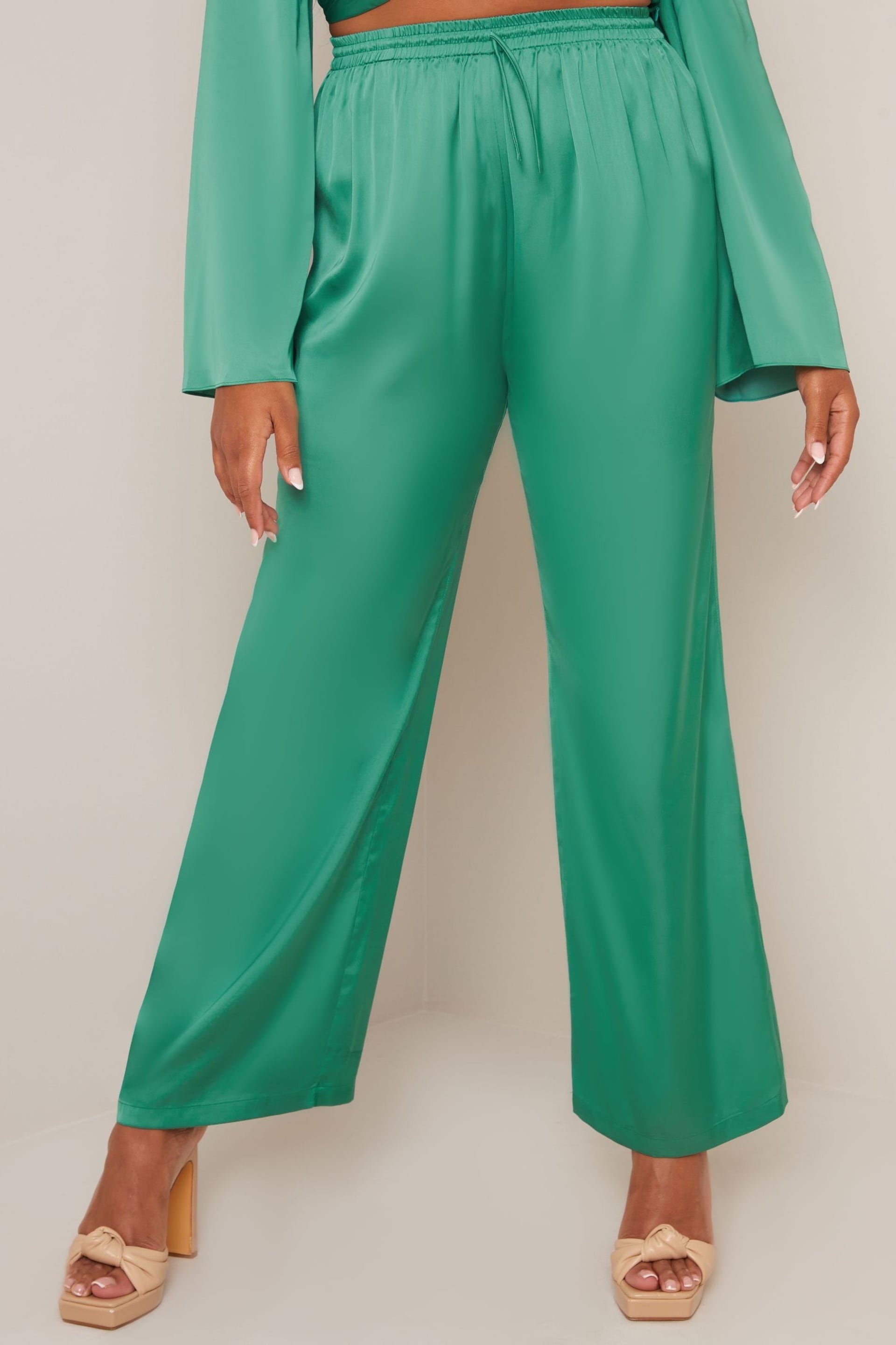 Chi Chi London Green Satin Wide Leg Elasticated Waist Trousers - Image 9 of 10
