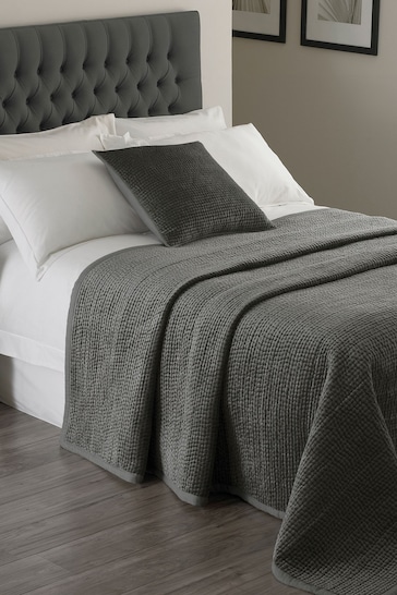 Riva Home Grey Brooklands Quilted Bedspread
