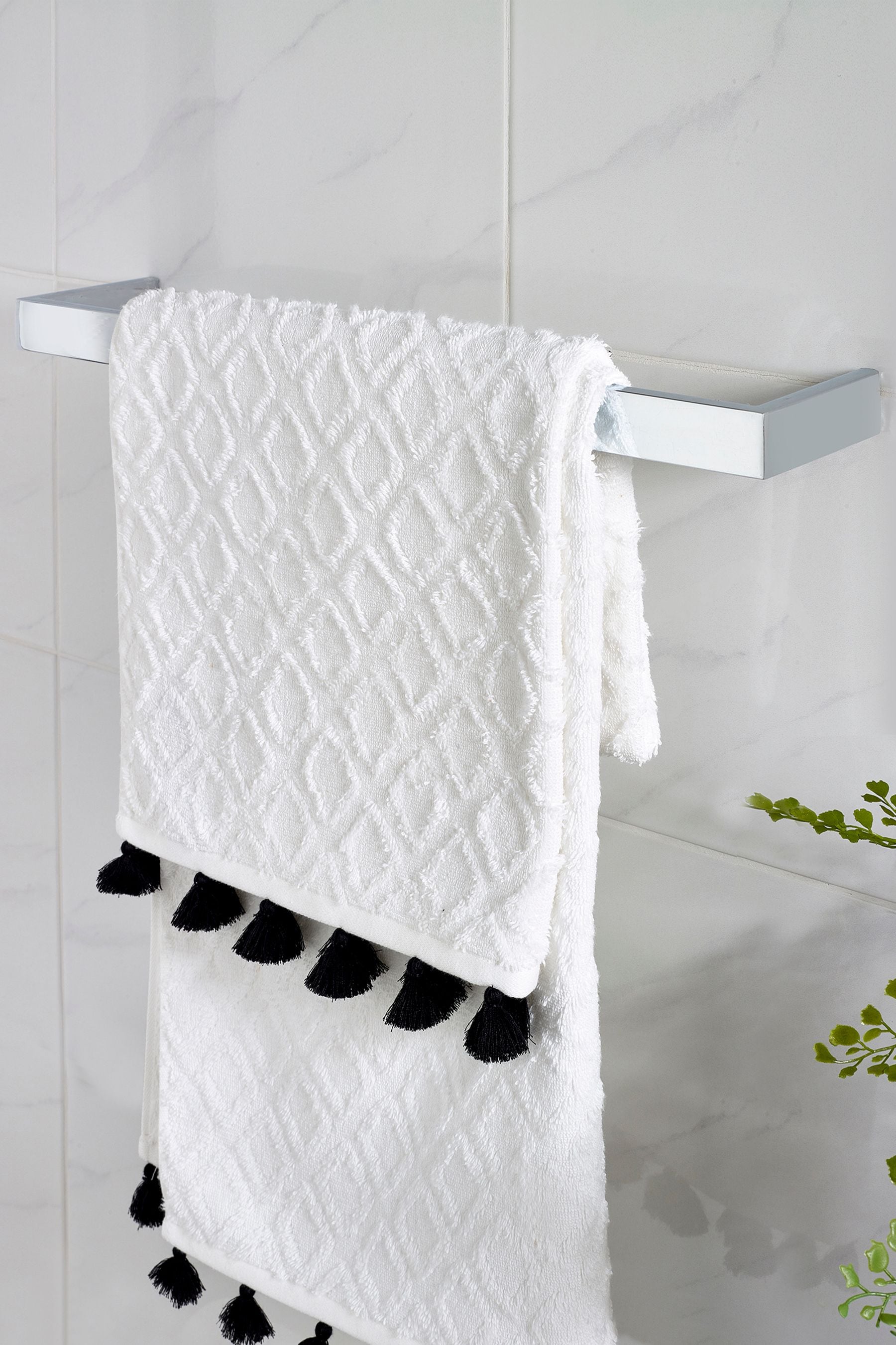 Next moderna towel 2025 rail