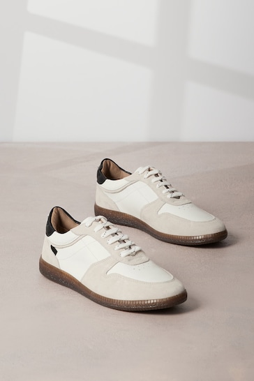 Neutral Signature Forever Comfort® Low Retro Leather Trainers