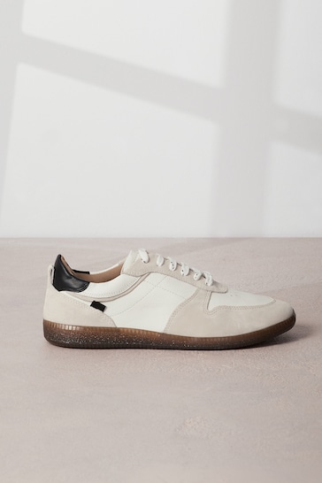 Neutral Signature Forever Comfort® Low Retro Leather Trainers