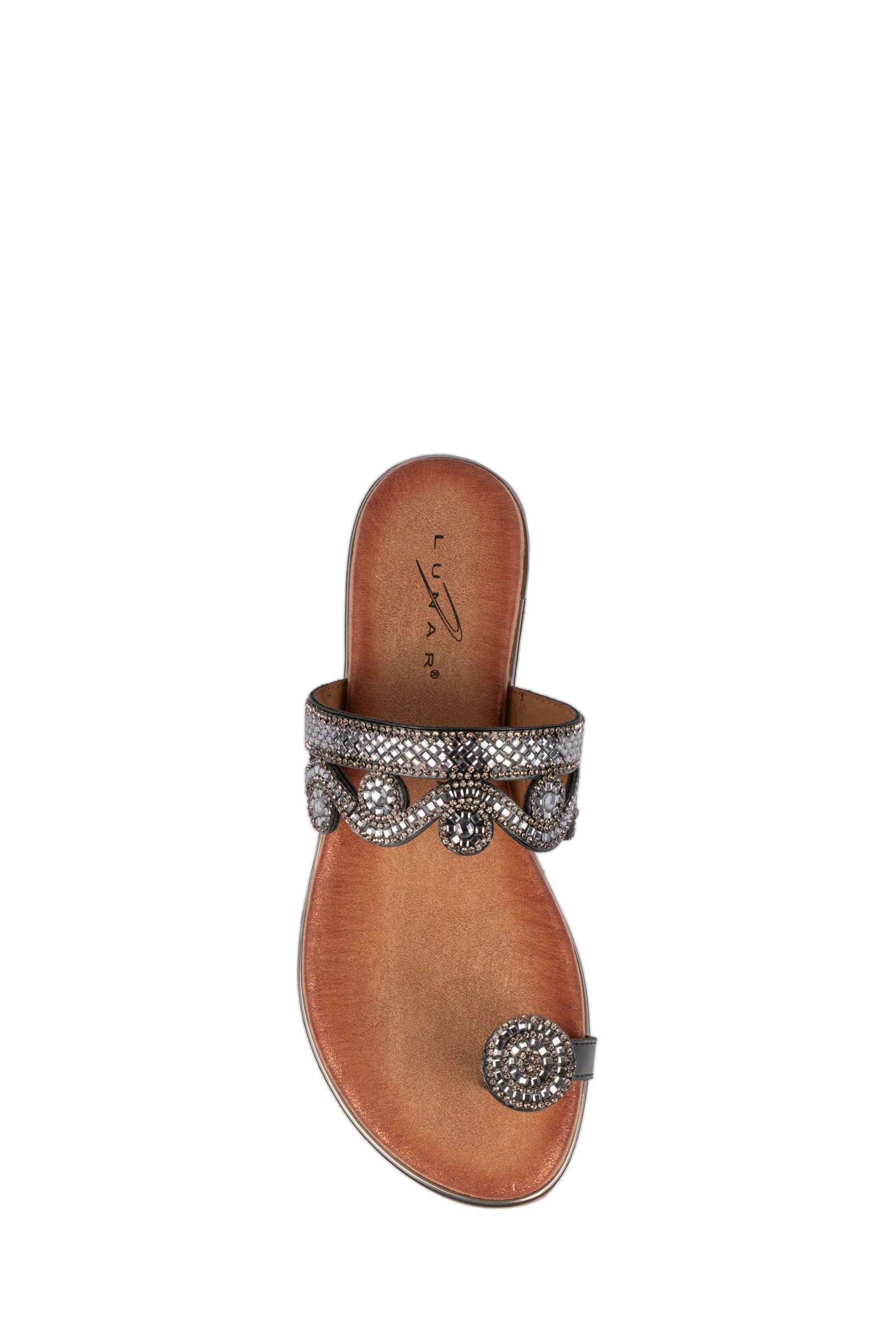 Lunar toe loop sandals store