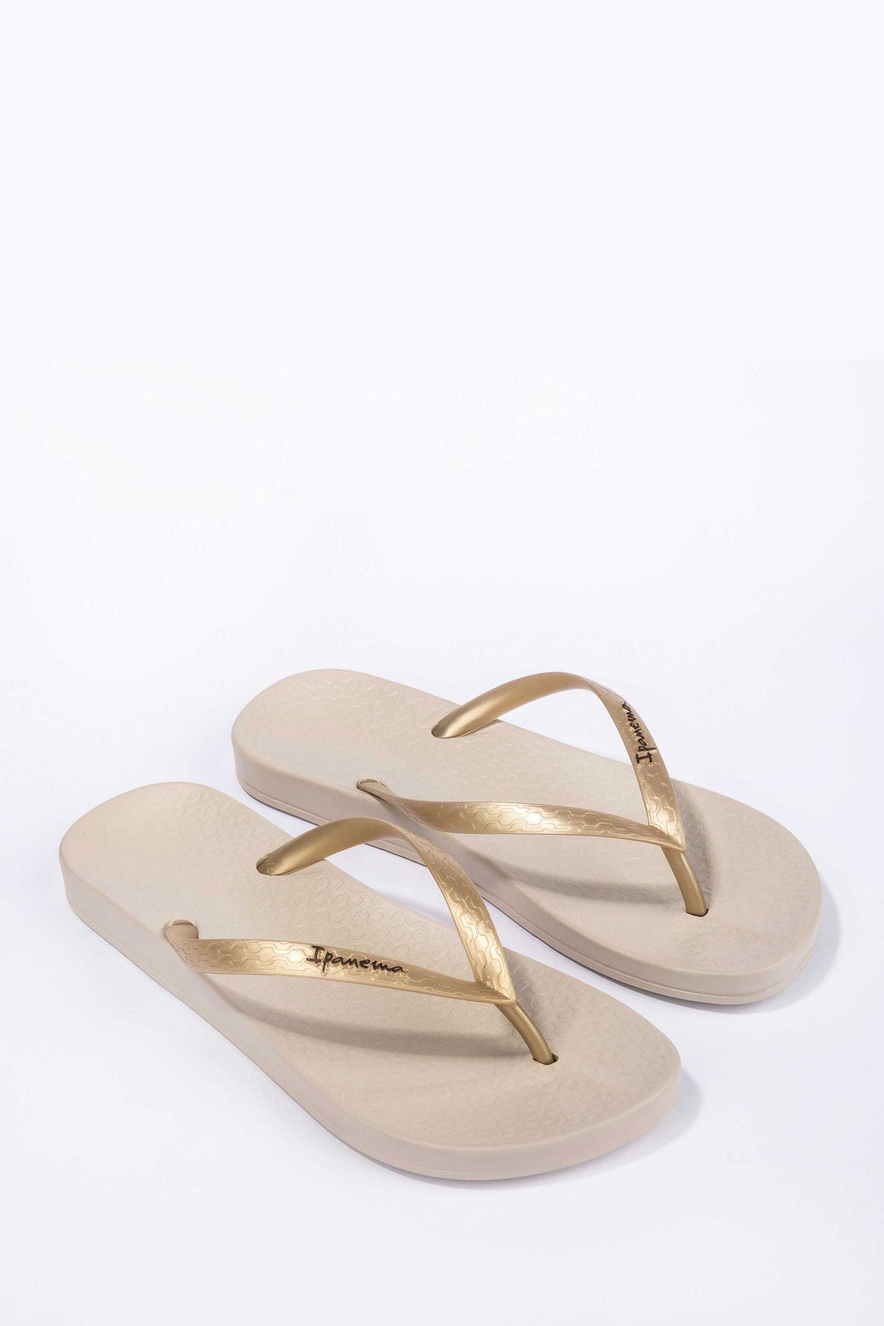 Ipanema gold sandals deals