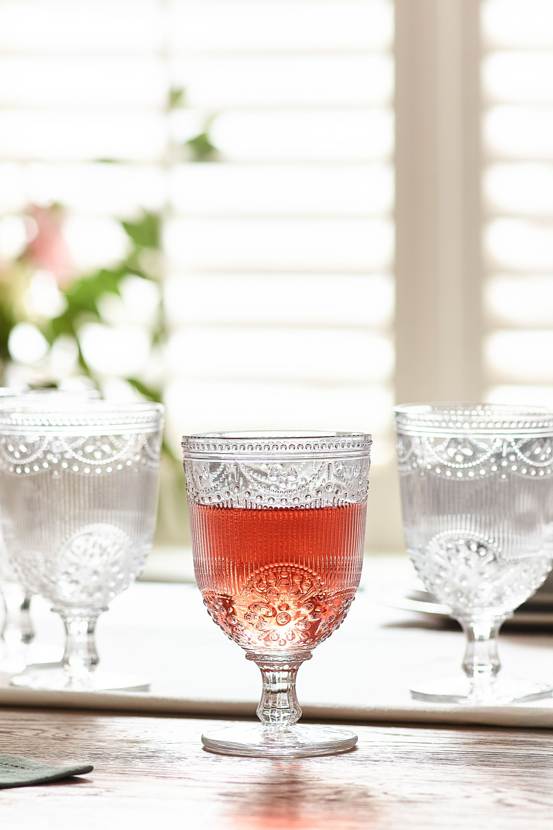 Buy Set of 4 Clear Amelia Wine Glasses from Next Luxembourg