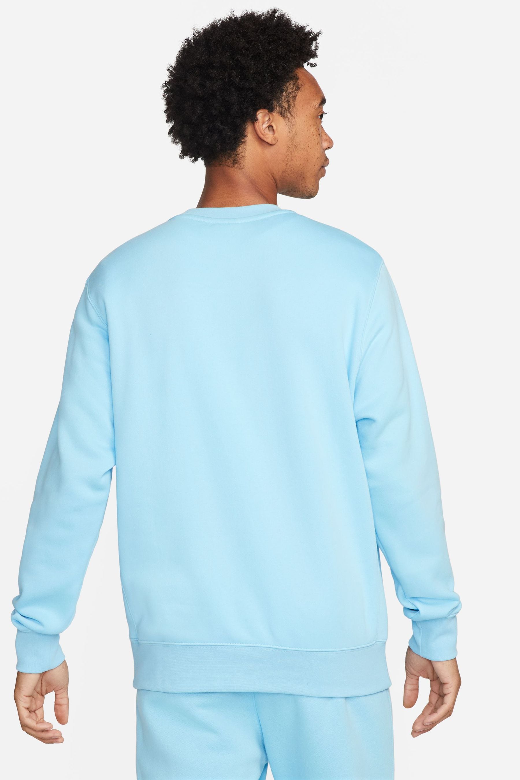 Light blue nike crew neck deals