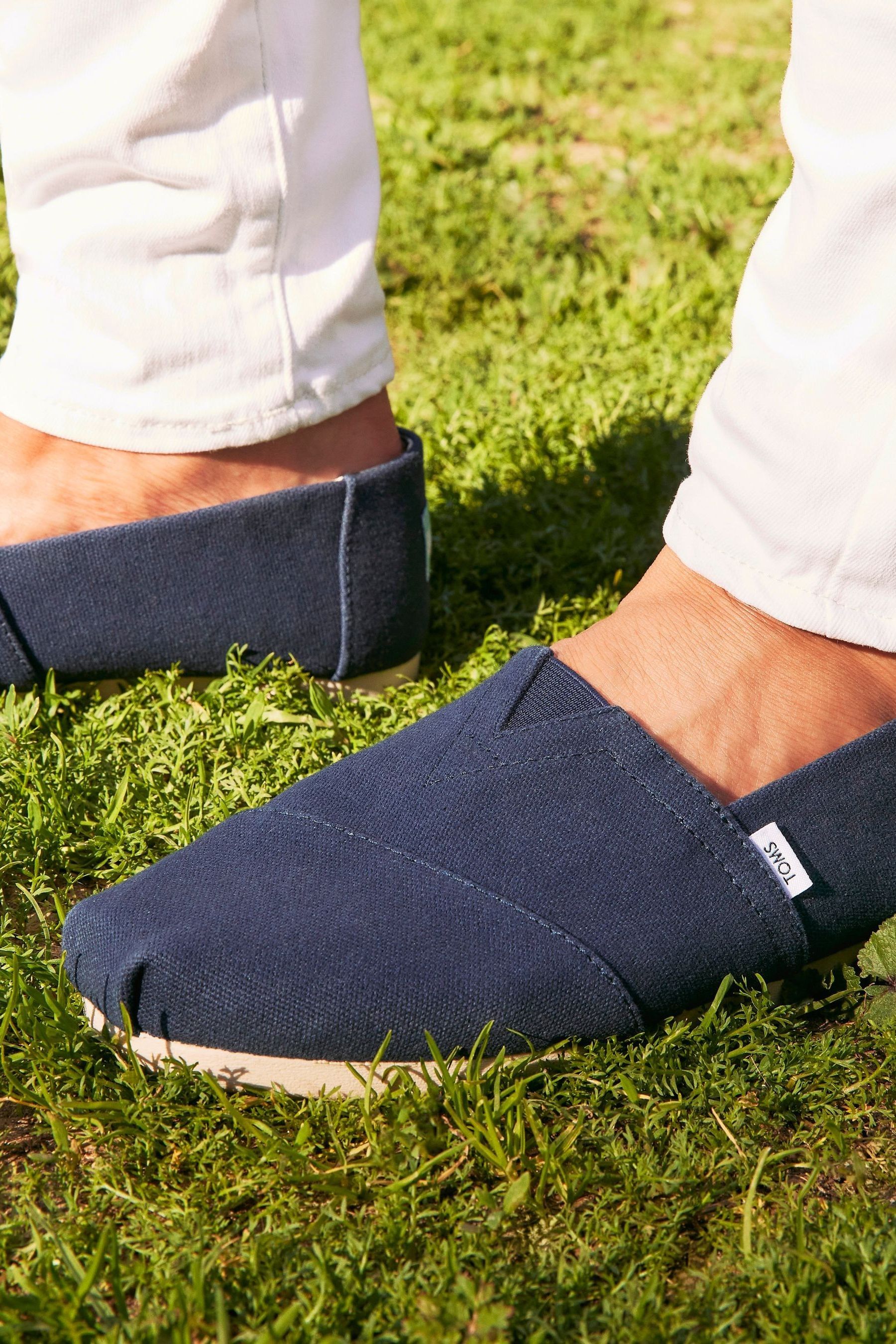 Canvas toms top