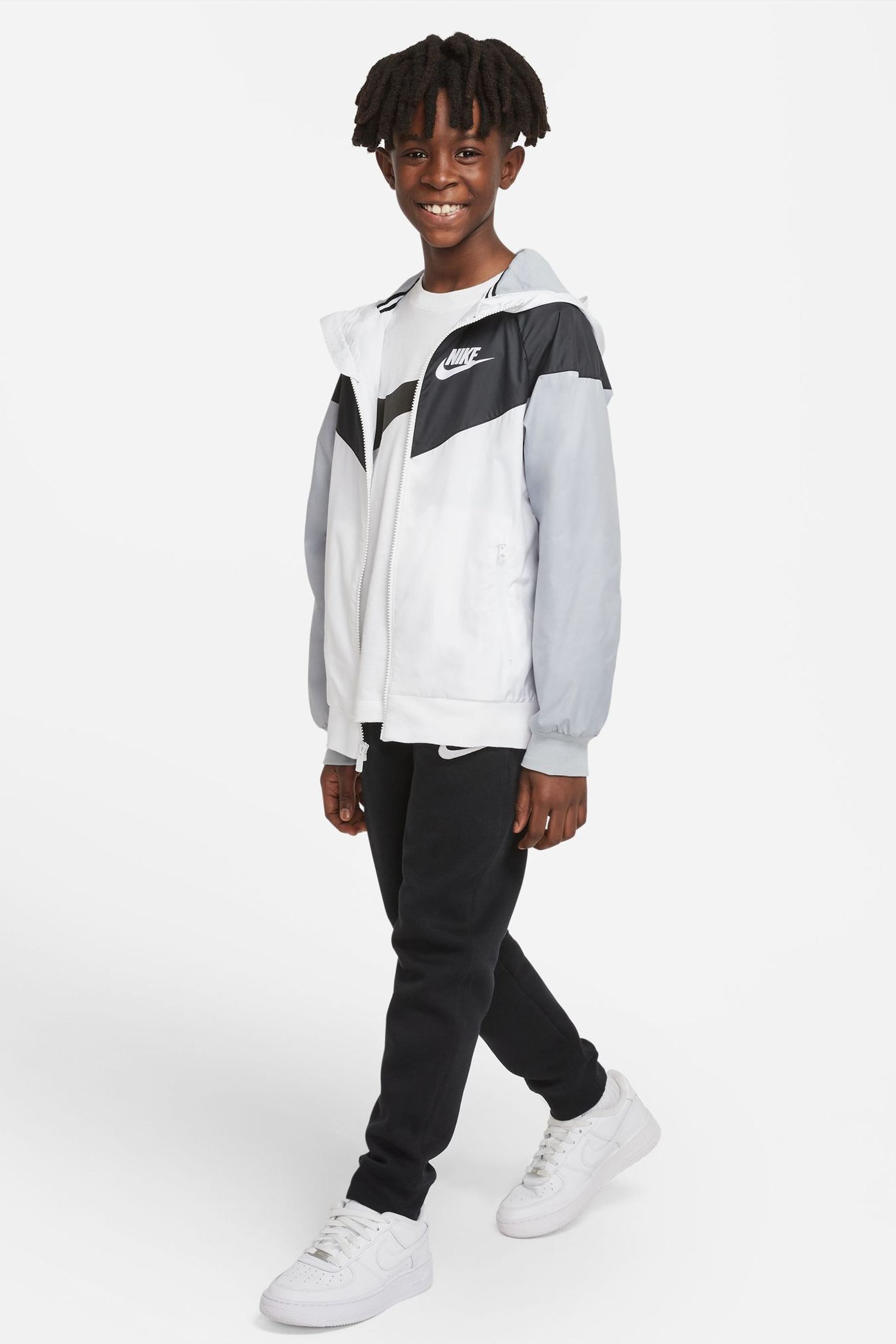 Nike windrunner black and white online