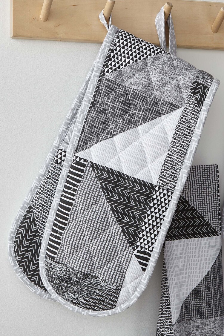 Catherine Lansfield Grey Larsson Geo Double Oven Glove - Image 1 of 3