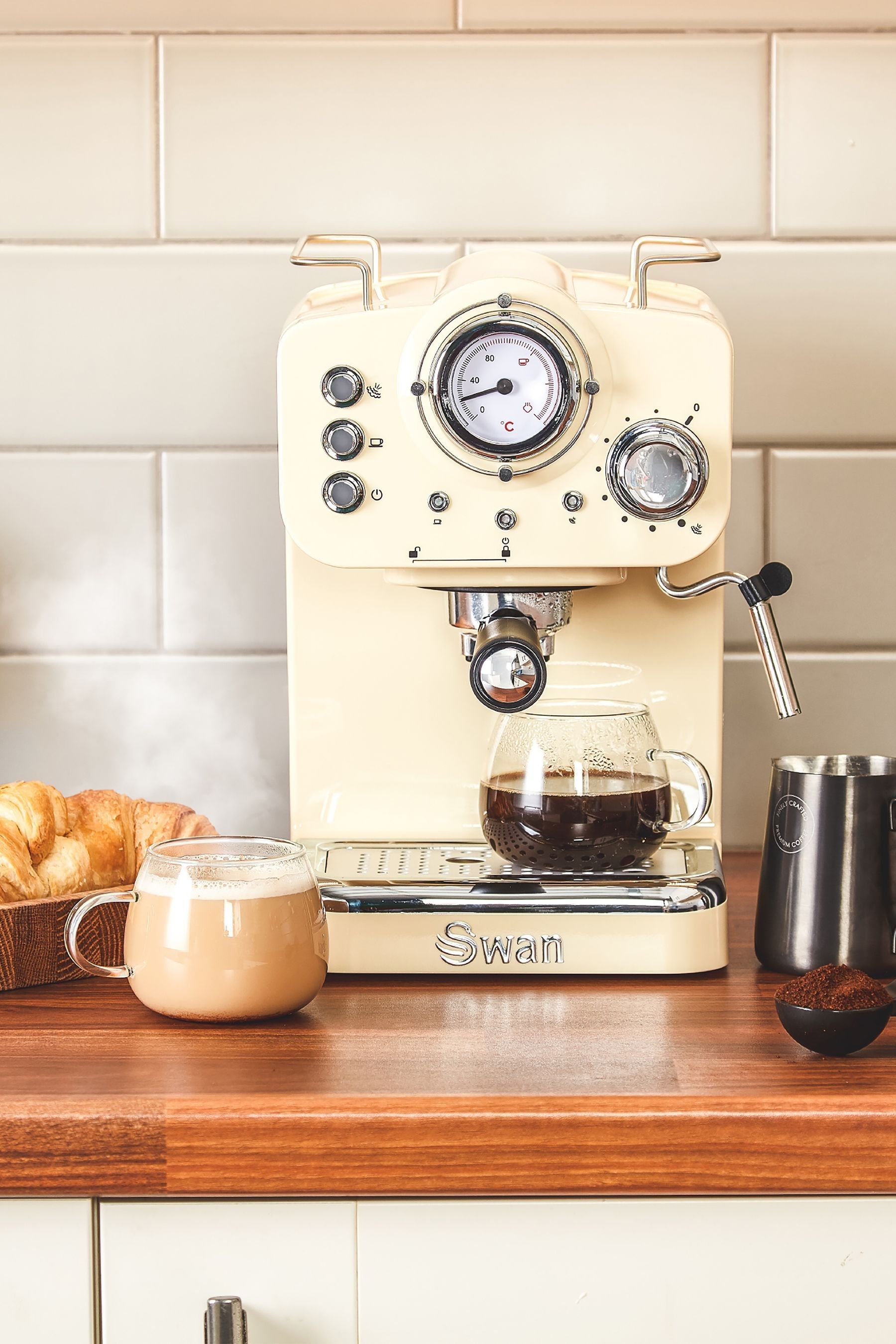Swan cream coffee machine 2025