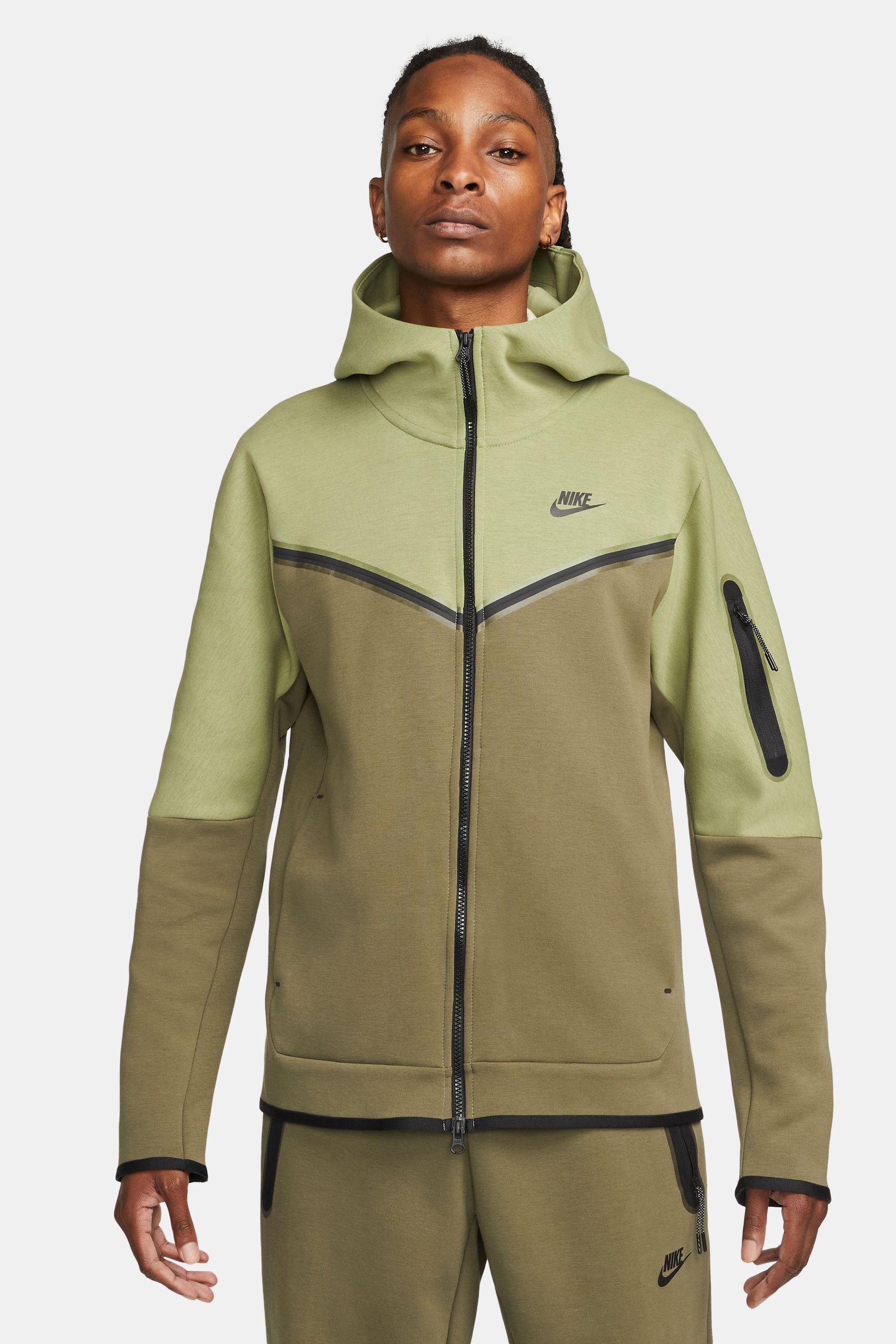 Nike tech fleece green and black hot sale