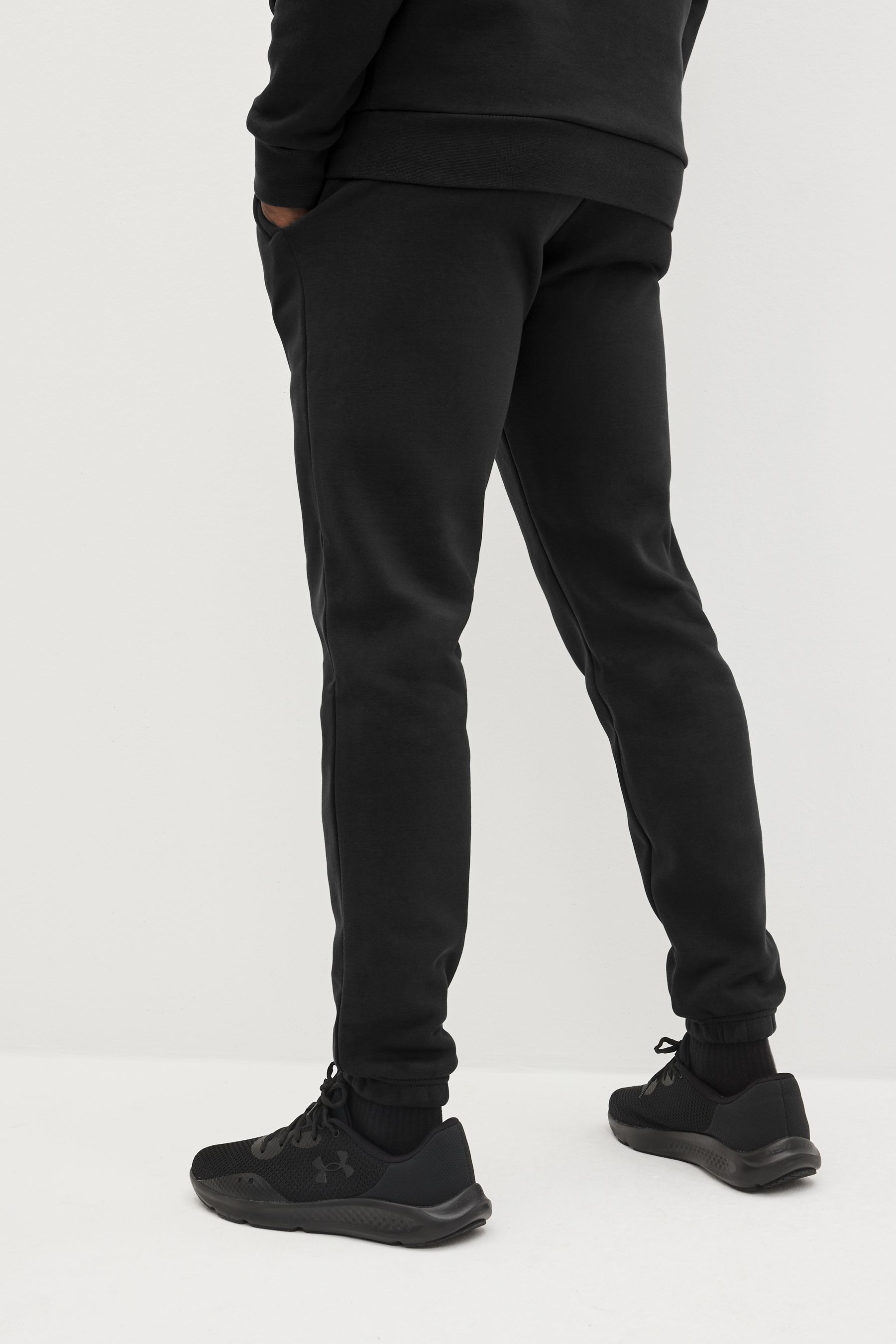 Black under armour joggers hot sale