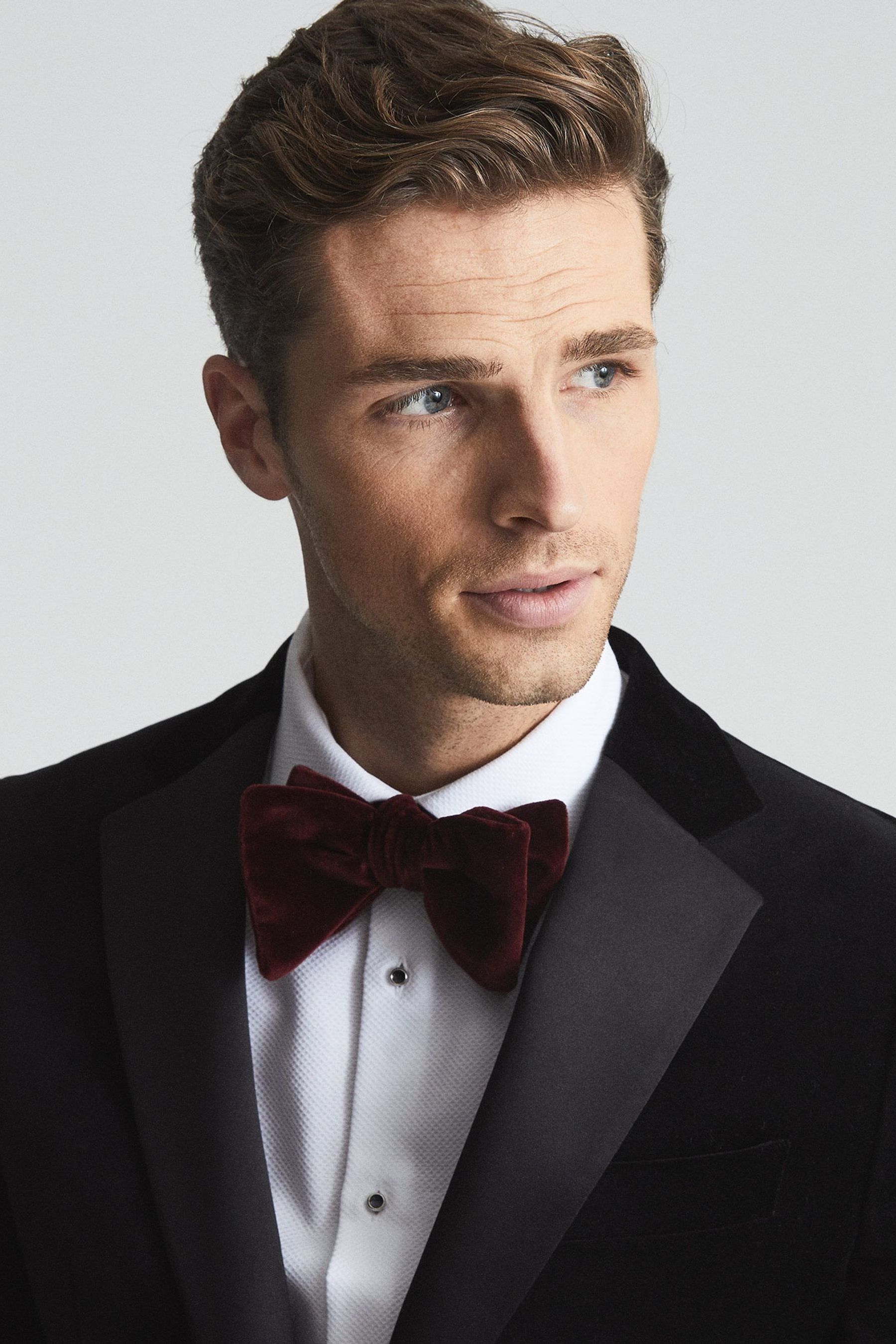 Velvet bow tie with tuxedo new arrivals