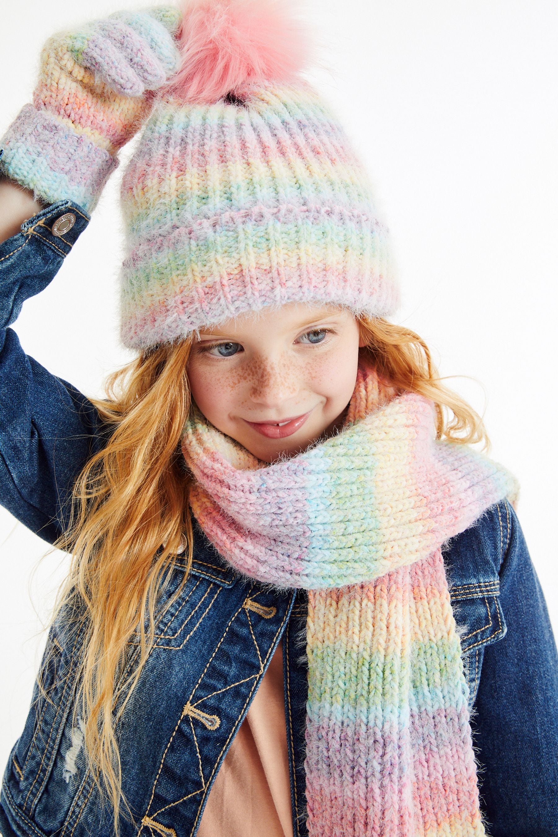 Girls preassure hat and gloves