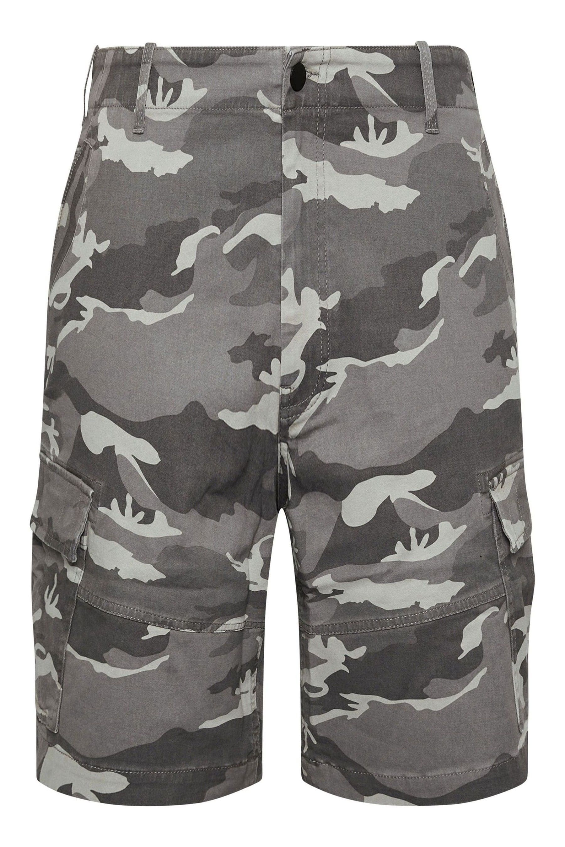 Big and tall camouflage shorts top