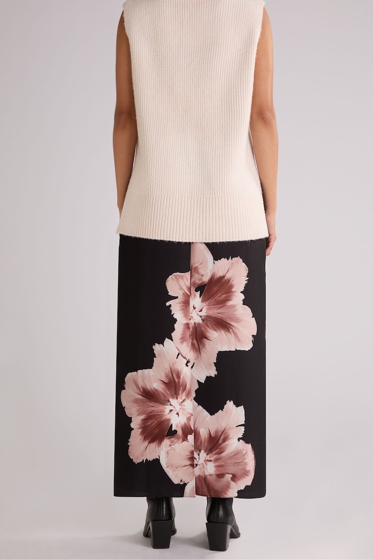 Ro&Zo Black Mono Floral Placement Print Skirt - Image 3 of 3