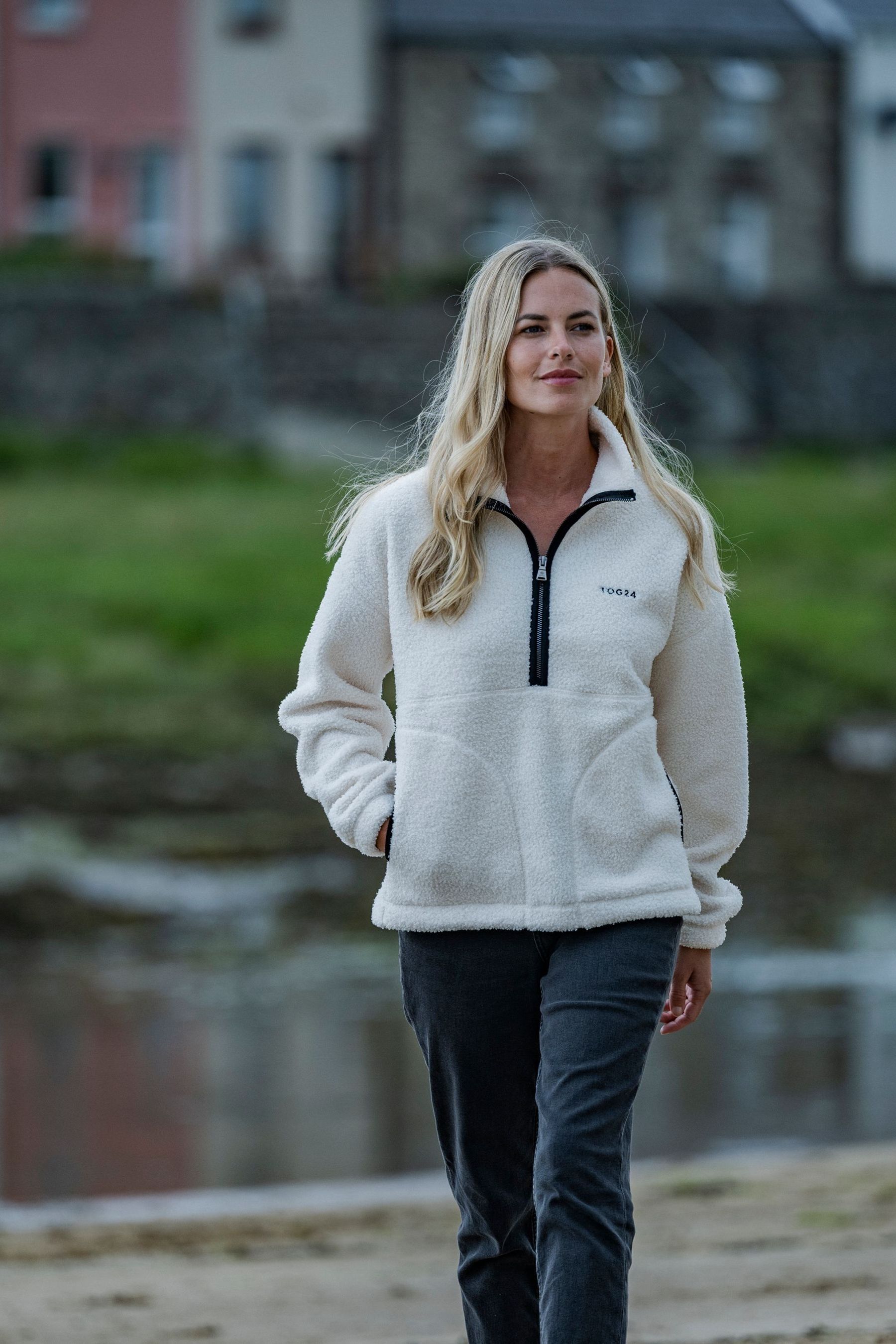 Tog 24 Cream Womens Vance Sherpa Zip Neck Fleece