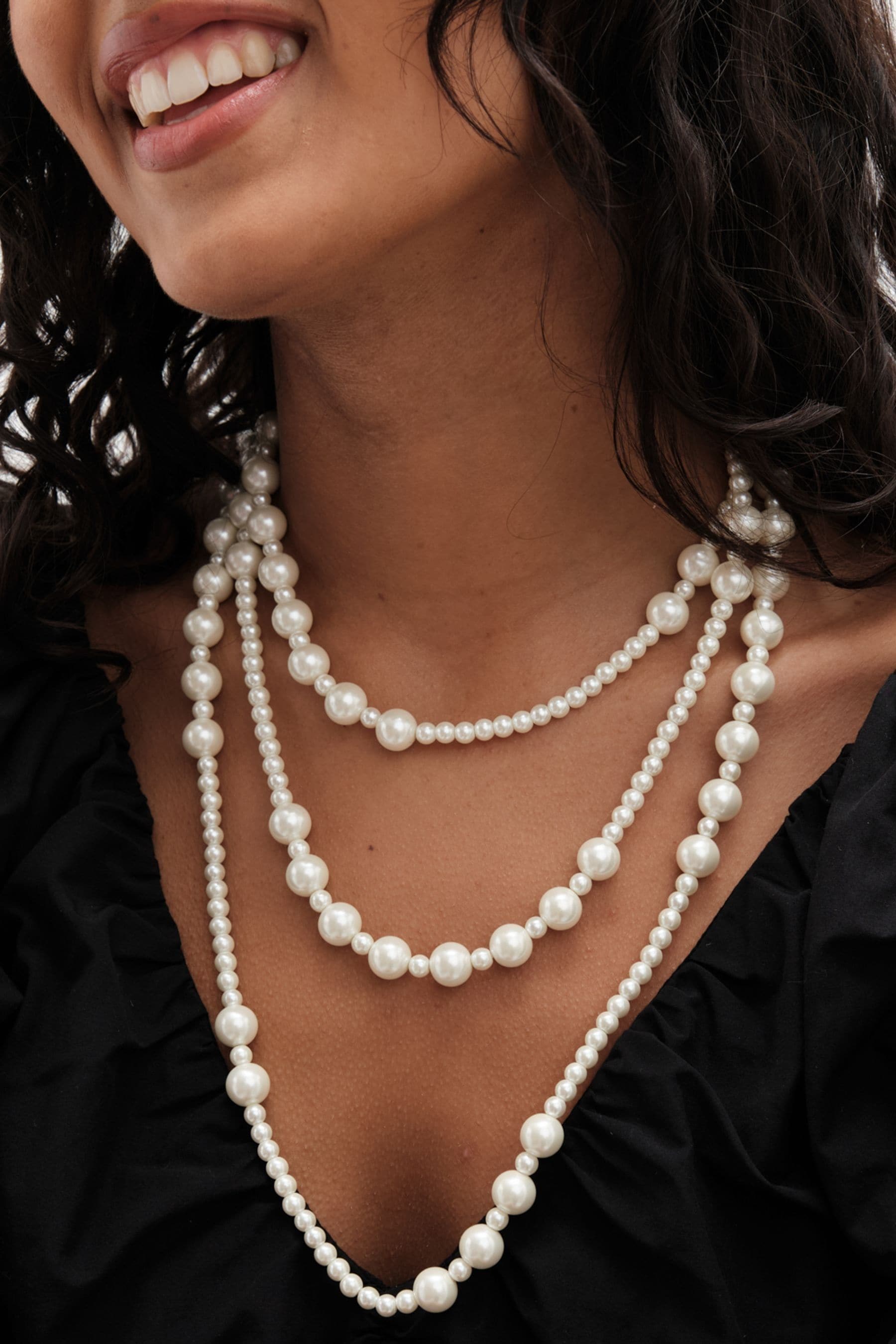 Multi row pearl necklace shop
