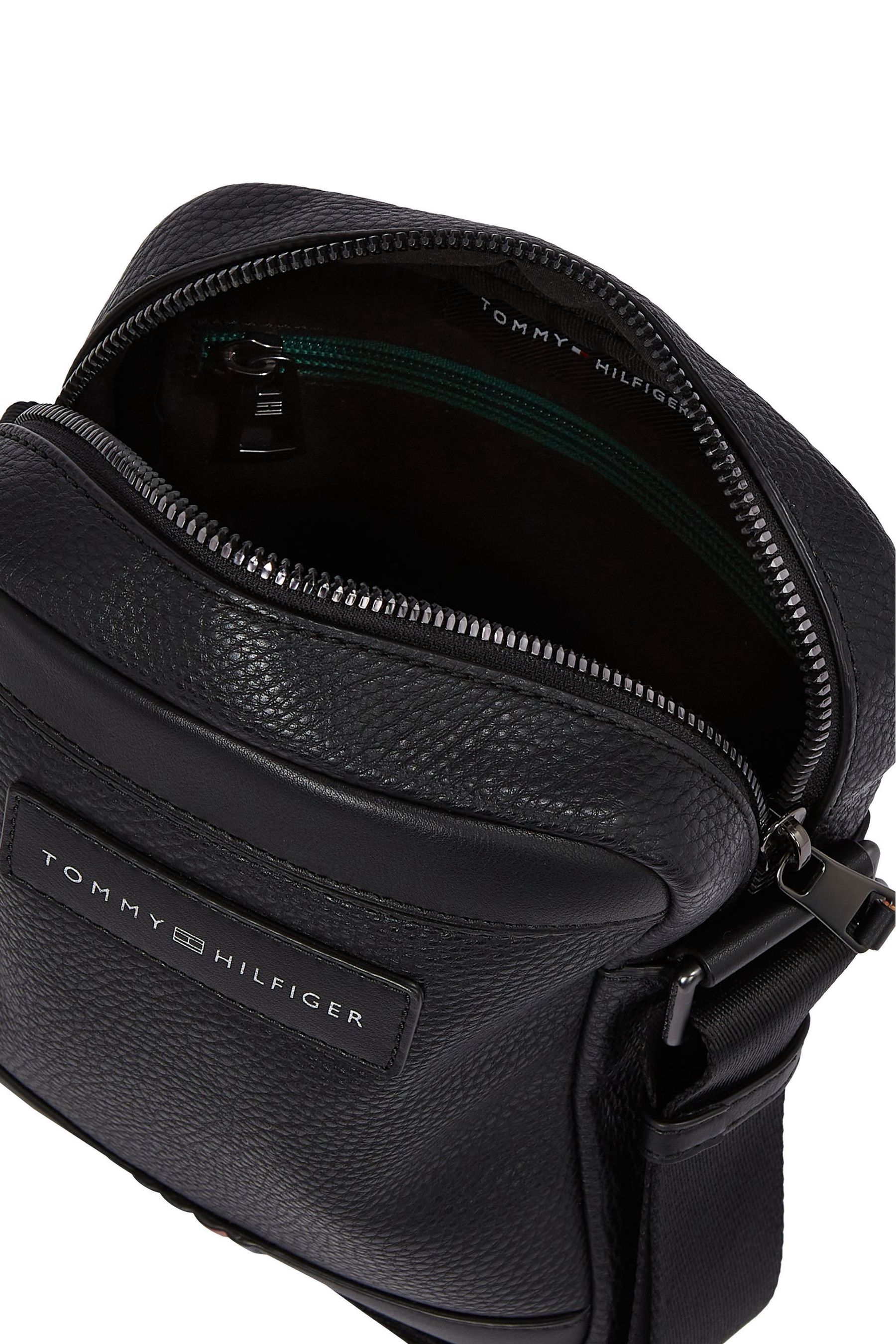 Tommy Hilfiger Business Crossover Reporter Bag Black