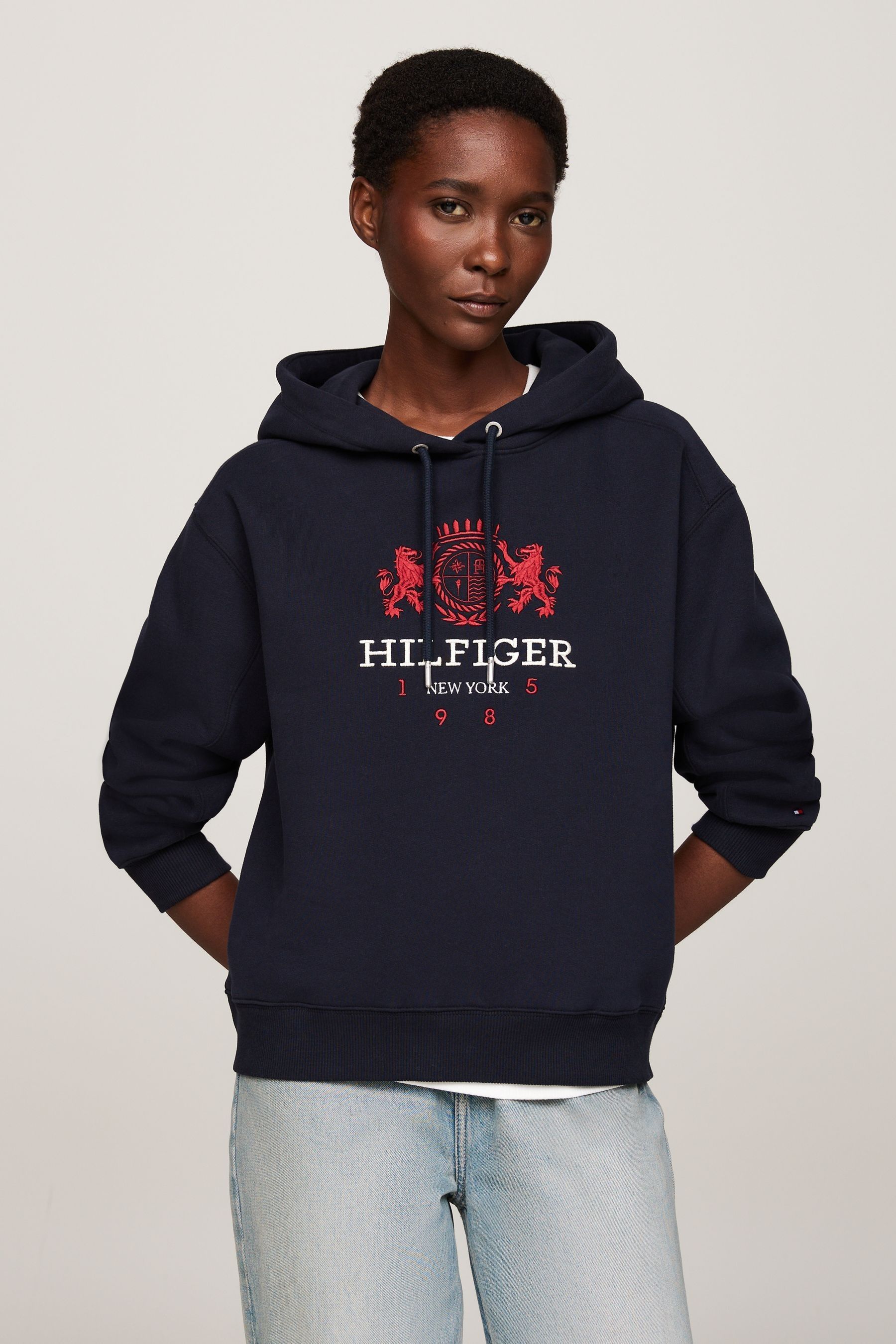 Hilfiger crest hoodie store