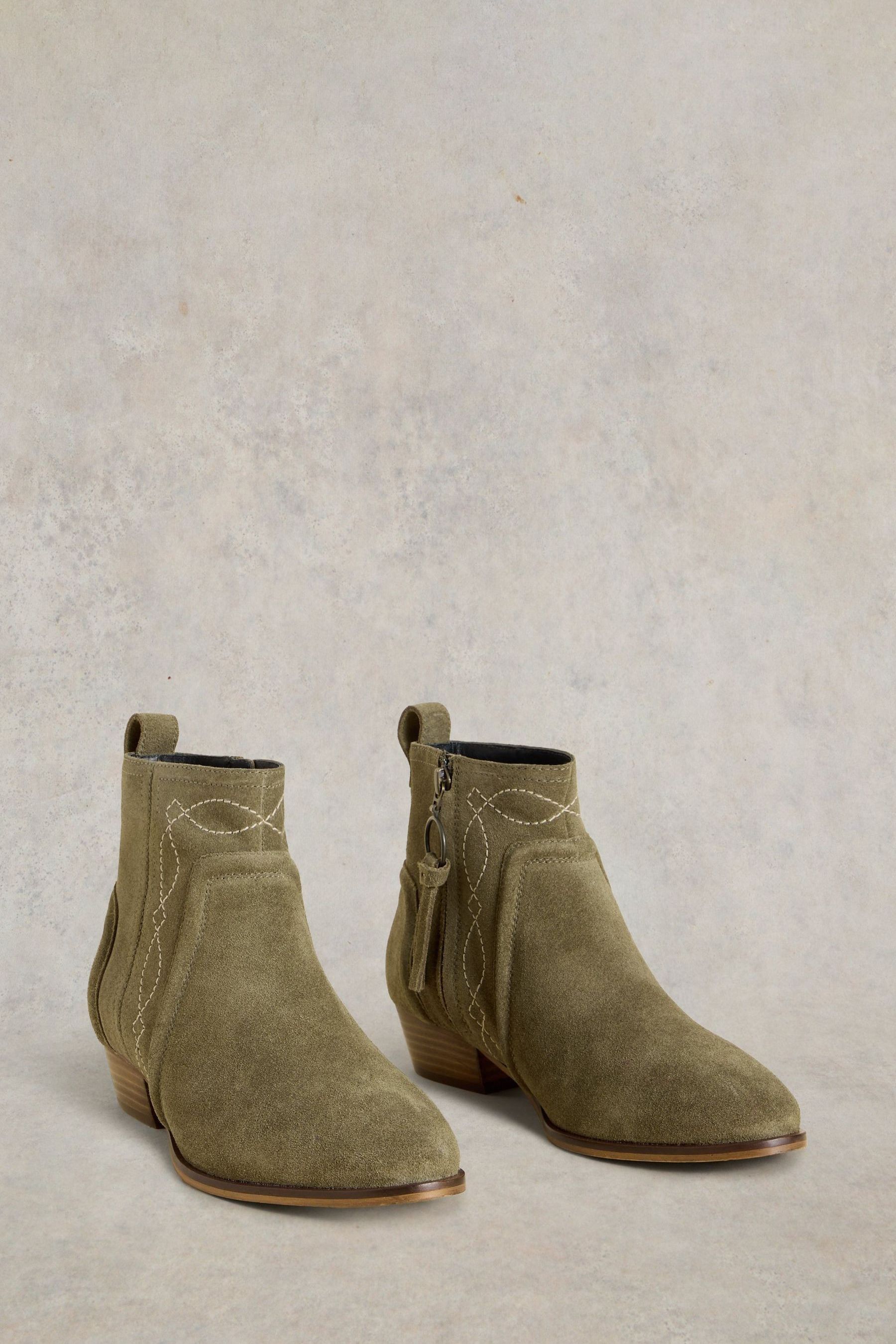 Embroidered chelsea boots clearance
