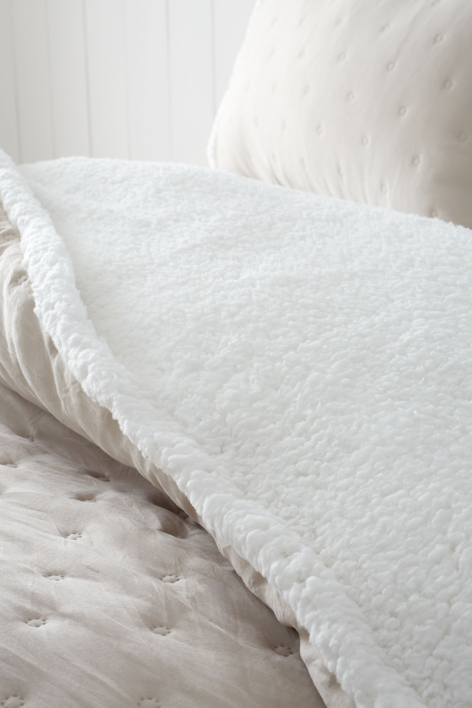 Catherine lansfield sherpa bedding 2025
