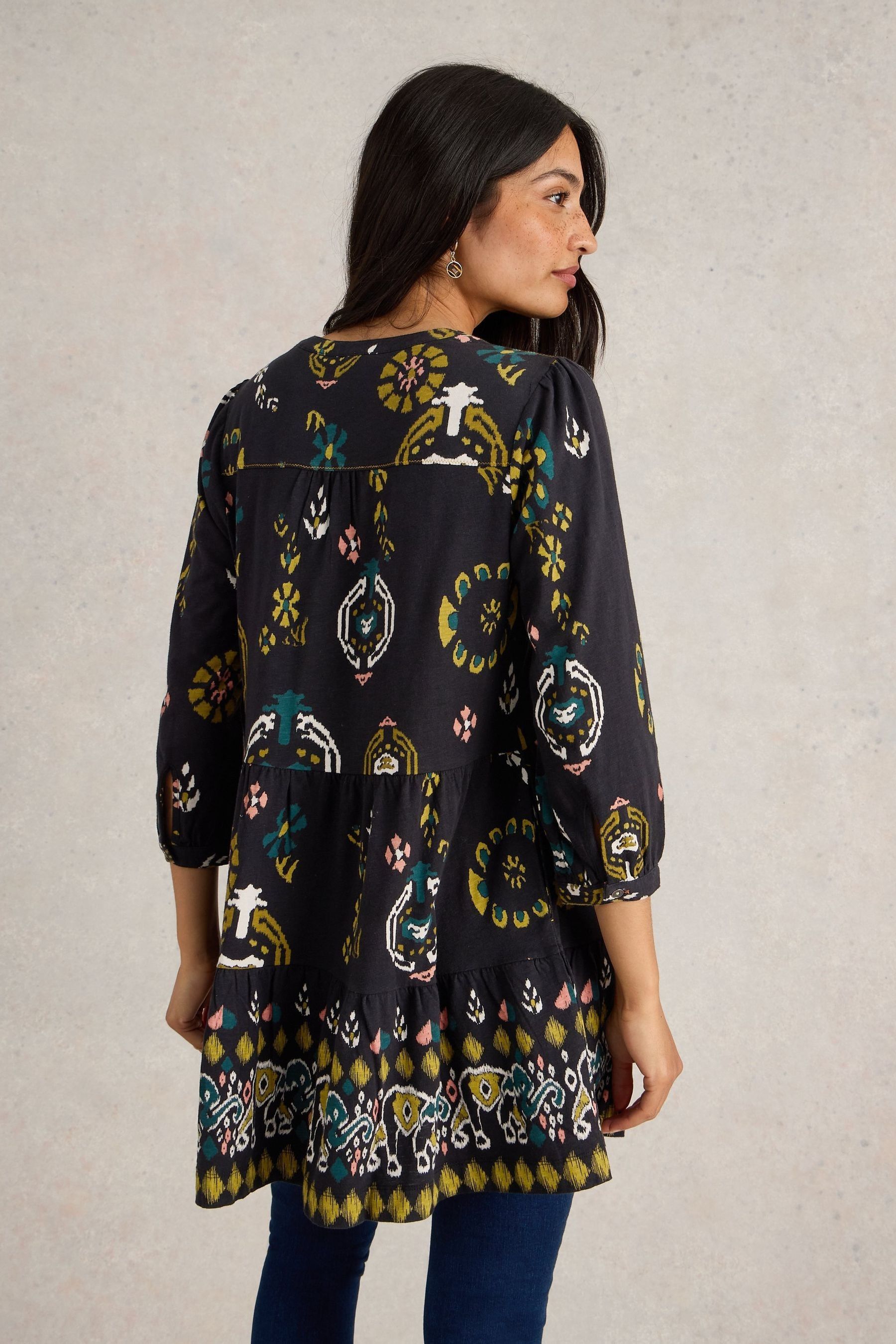 Black and white tunic tops deals