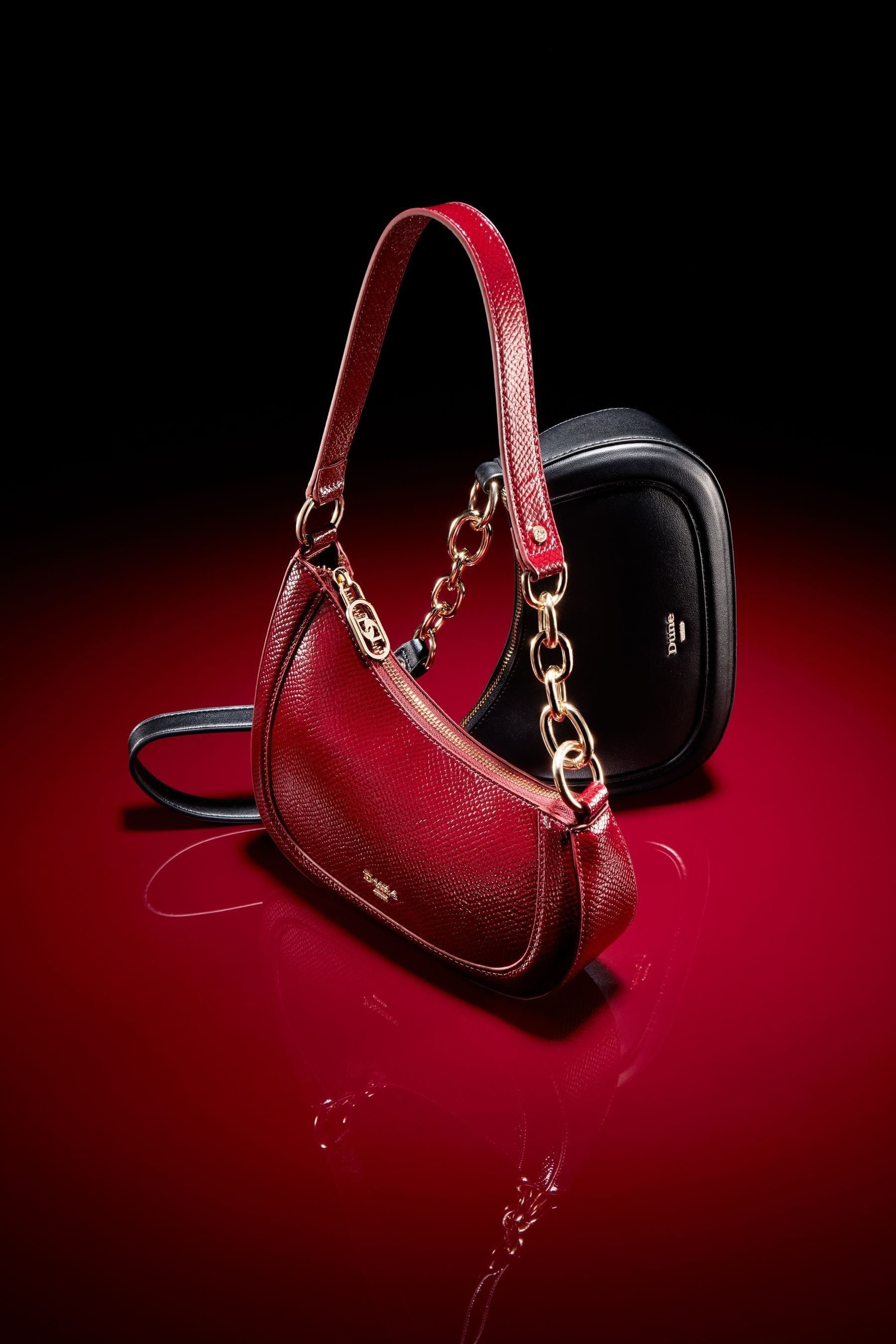 Dune Direction Asymmetric Chain Detail Shoulder Bag in Black