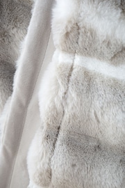 Catherine Lansfield Silver Grey Flint Soft and Cosy Faux Fur Throw - Image 3 of 5