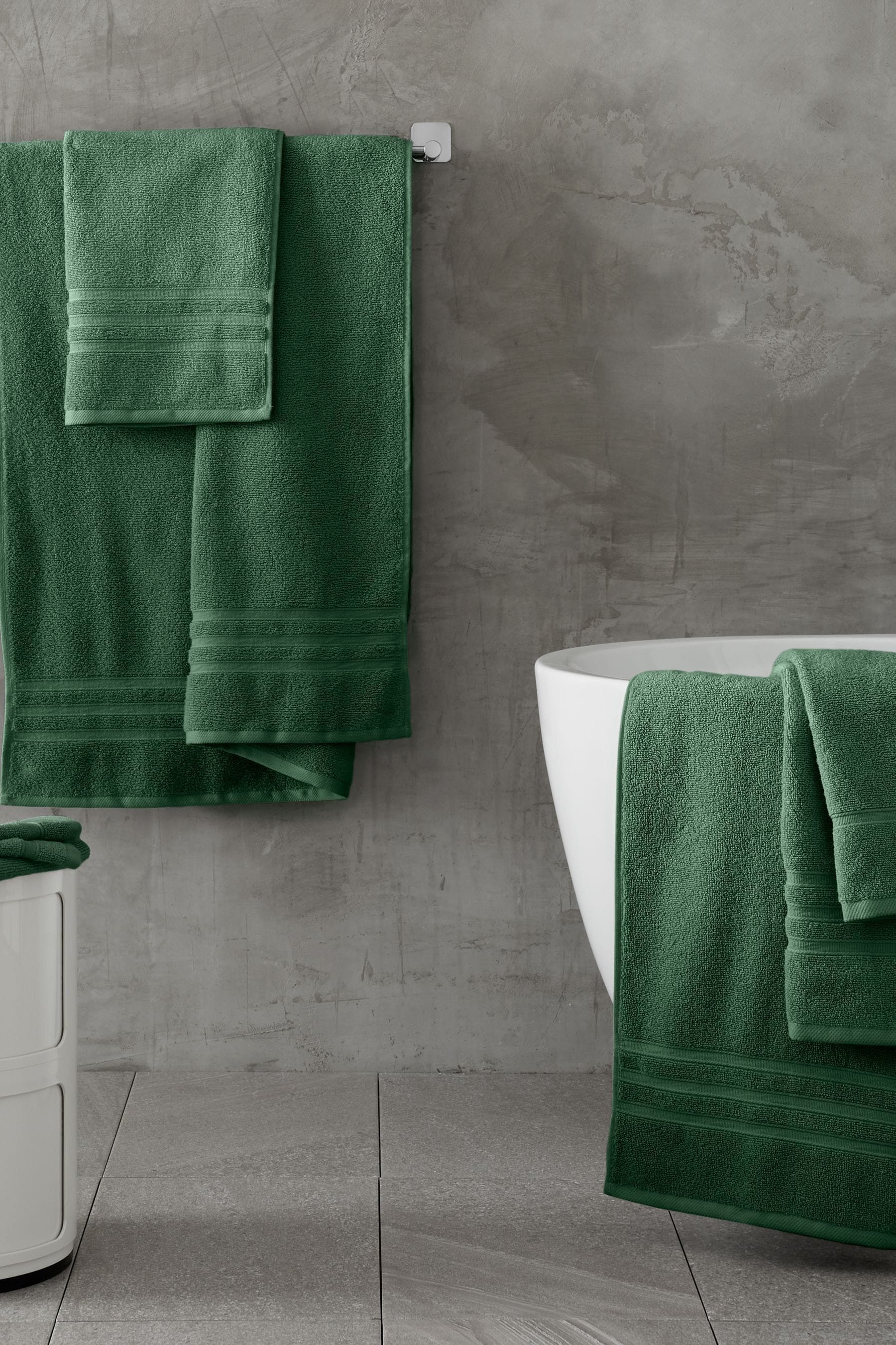 Catherine Lansfield Dark Green Zero Twist 100 Cotton Bath Sheet Pair