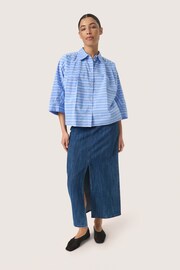 Soaked in Luxury Blue 100% Cotton Slmerona Cropped Boxy Fit Shirt - Image 4 of 7