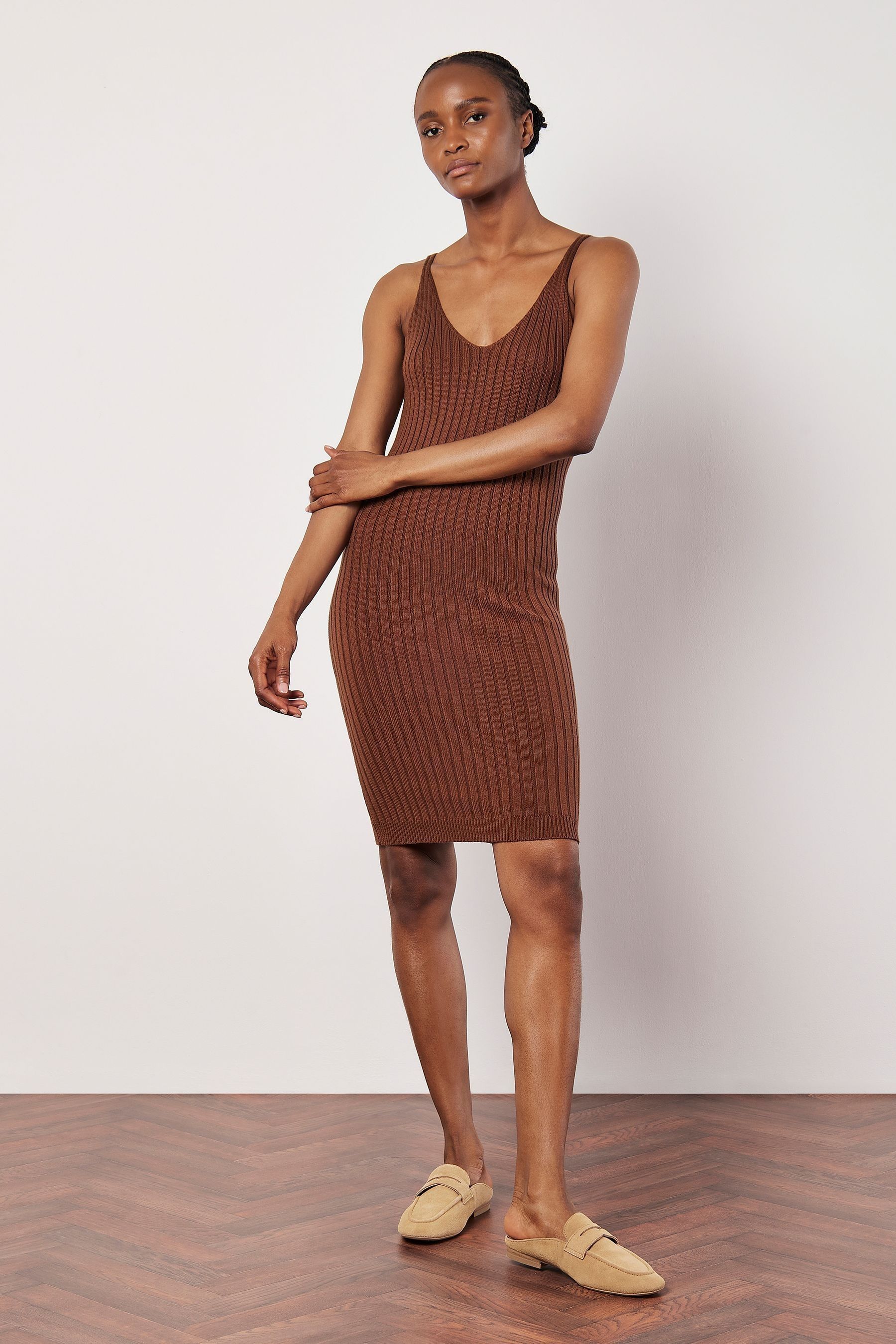 Red ribbed midi dress discount