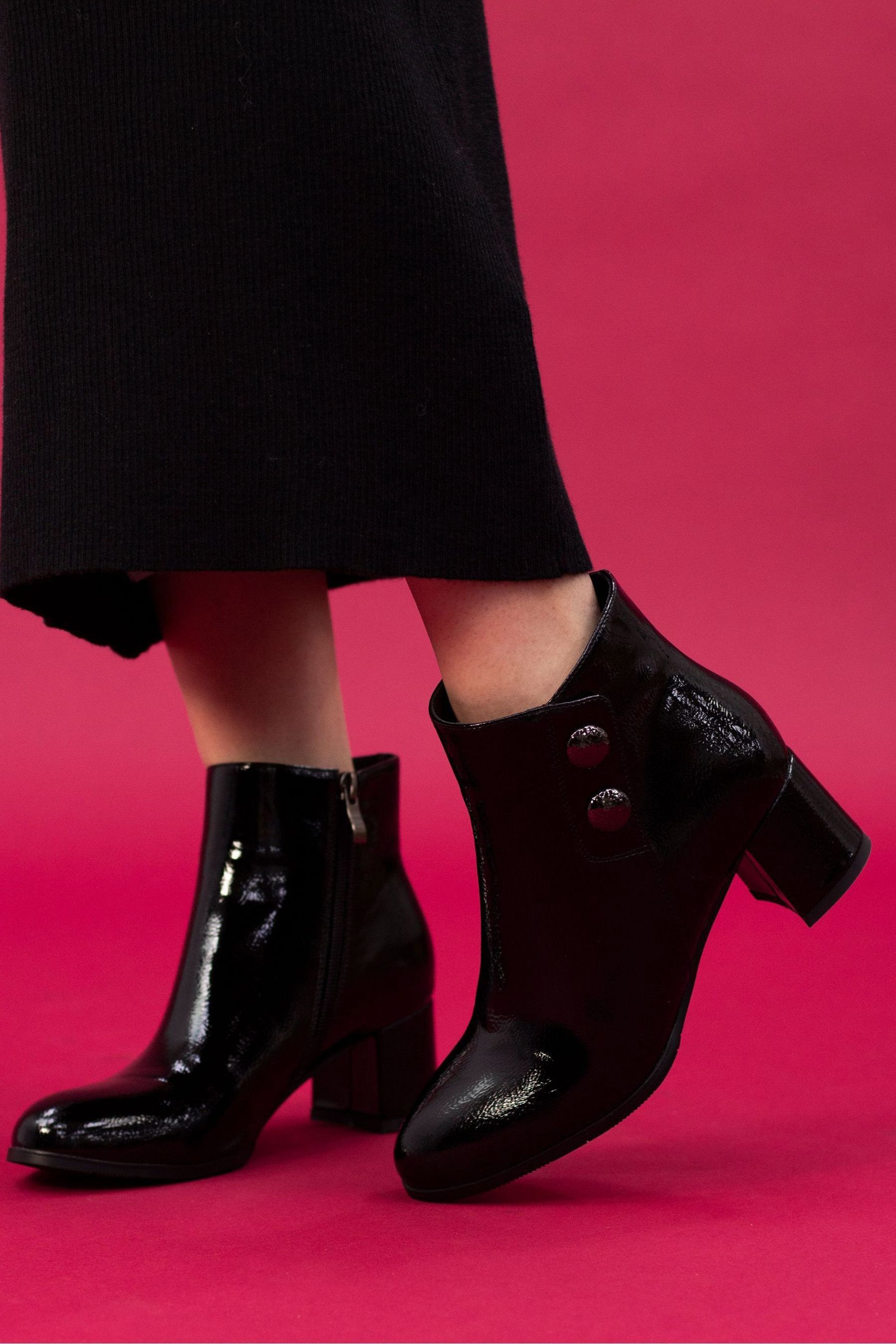 Lunar Tegan Black Ankle Boots