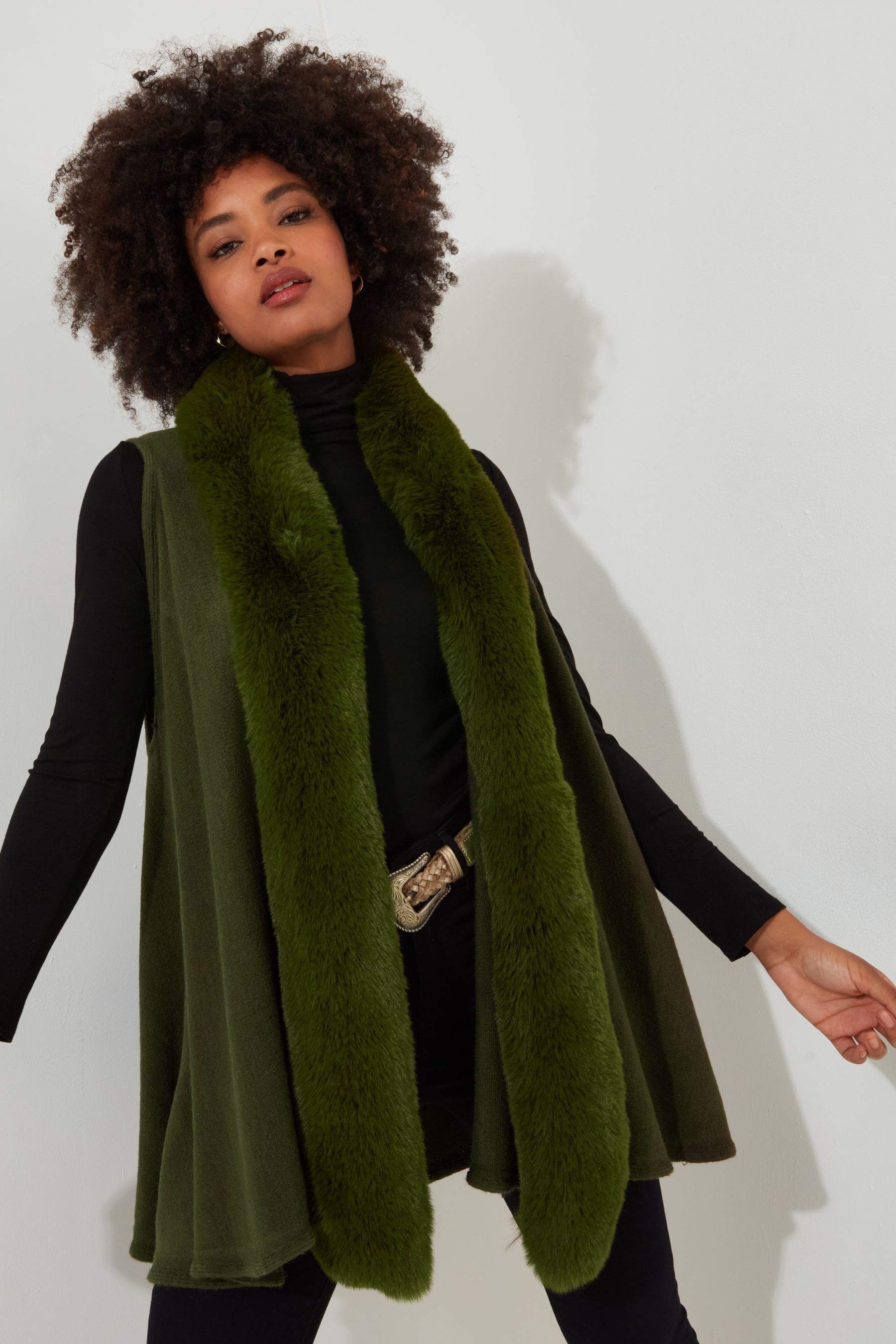 Acheter Joe Browns Luxe Faux Fur Trim Longline Gilet from Next Luxembourg